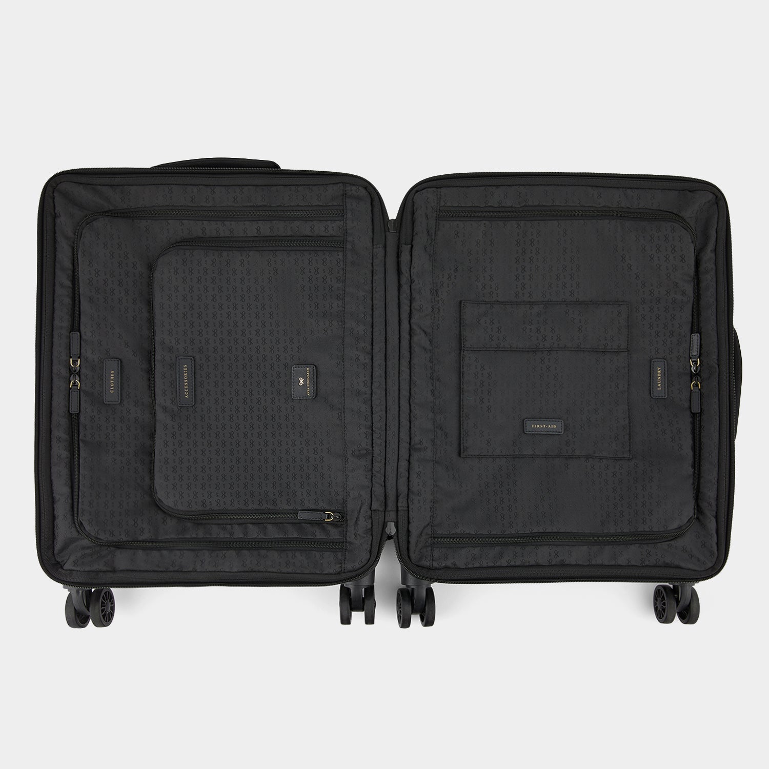 ショートホール スーツケース -

                  
                    ECONYL® Regenerated Nylon in Black -
                  

                  Anya Hindmarch JP
