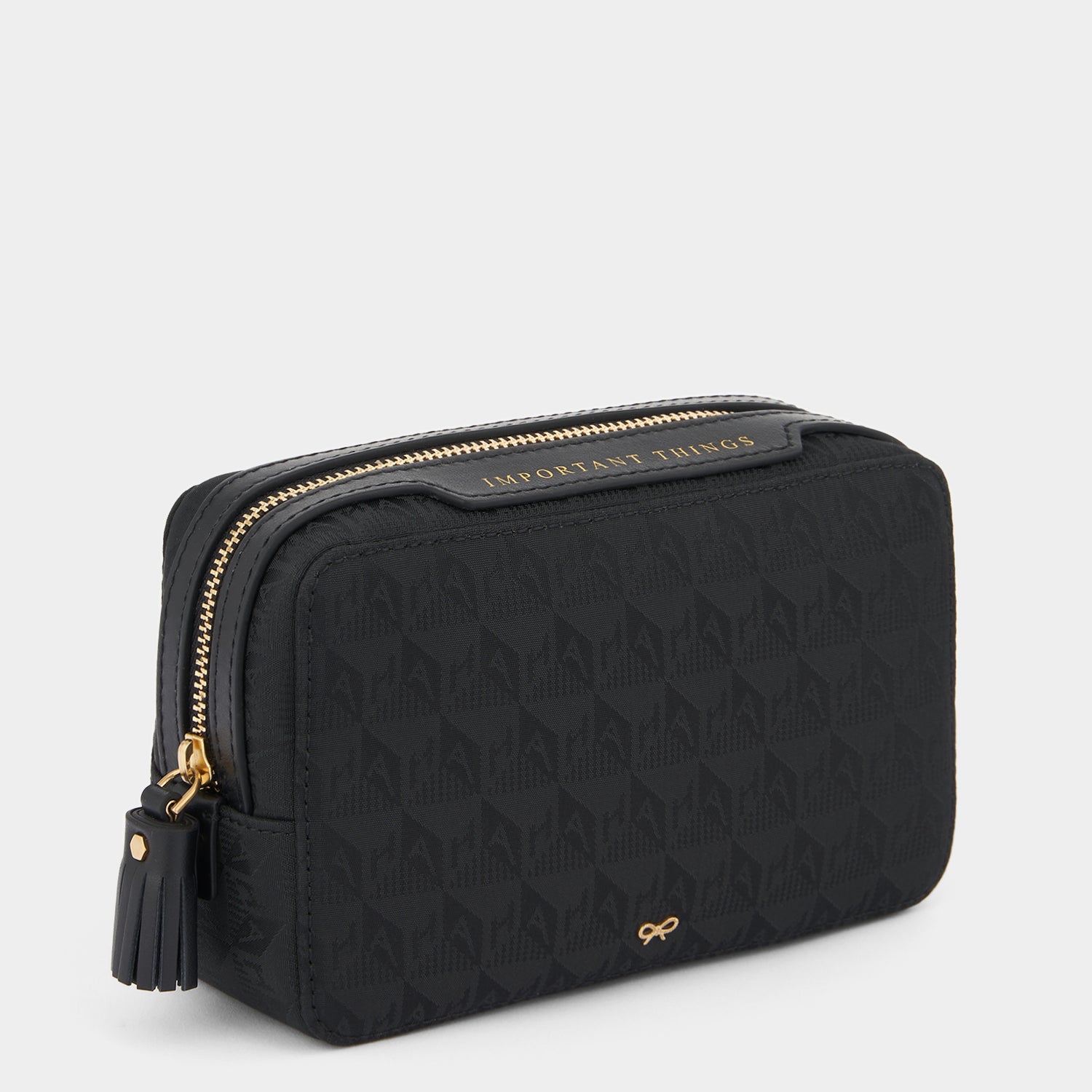 AH ロゴ インポータント シングズ ポーチ -

                  
                    AH Logo Nylon in Black -
                  

                  Anya Hindmarch JP
