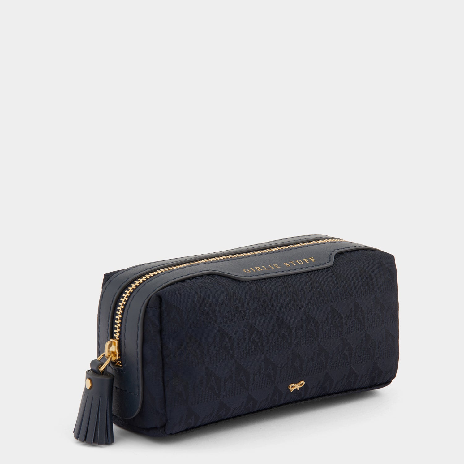 ロゴ ガーリースタッフ ポーチ -

                  
                    AH Logo Nylon in Marine -
                  

                  Anya Hindmarch JP
