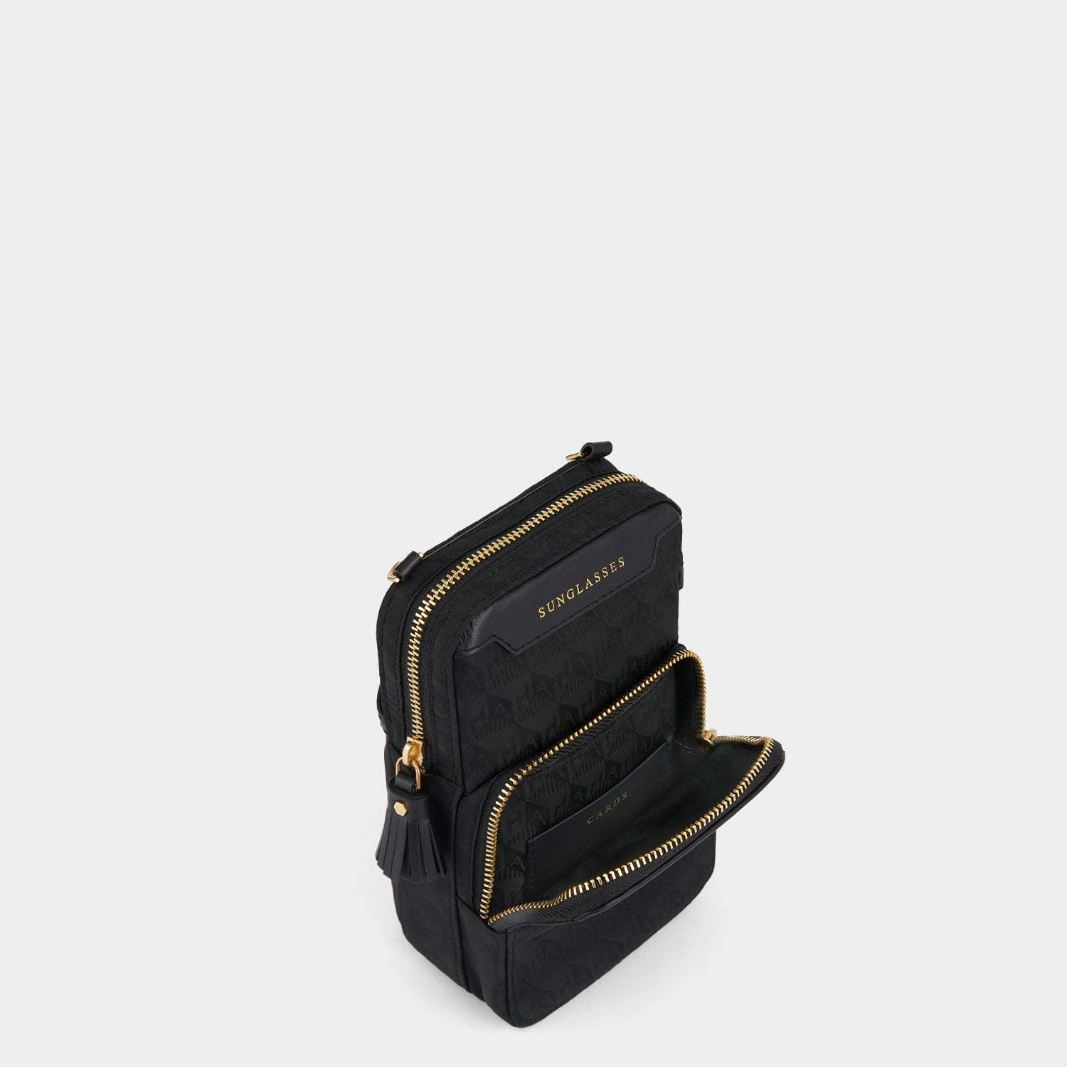 AH ロゴ エッセンシャルズ クロスボディ -

                  
                    AH Logo Nylon in Black -
                  

                  Anya Hindmarch JP
