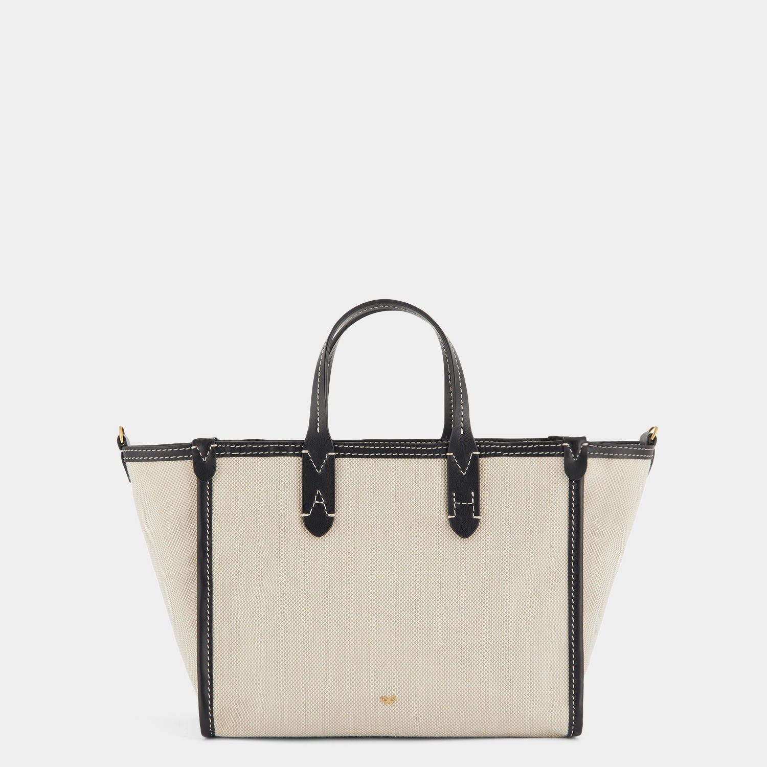 XS ポケット トート -

                  
                    Mixed Canvas in Natural -
                  

                  Anya Hindmarch JP
