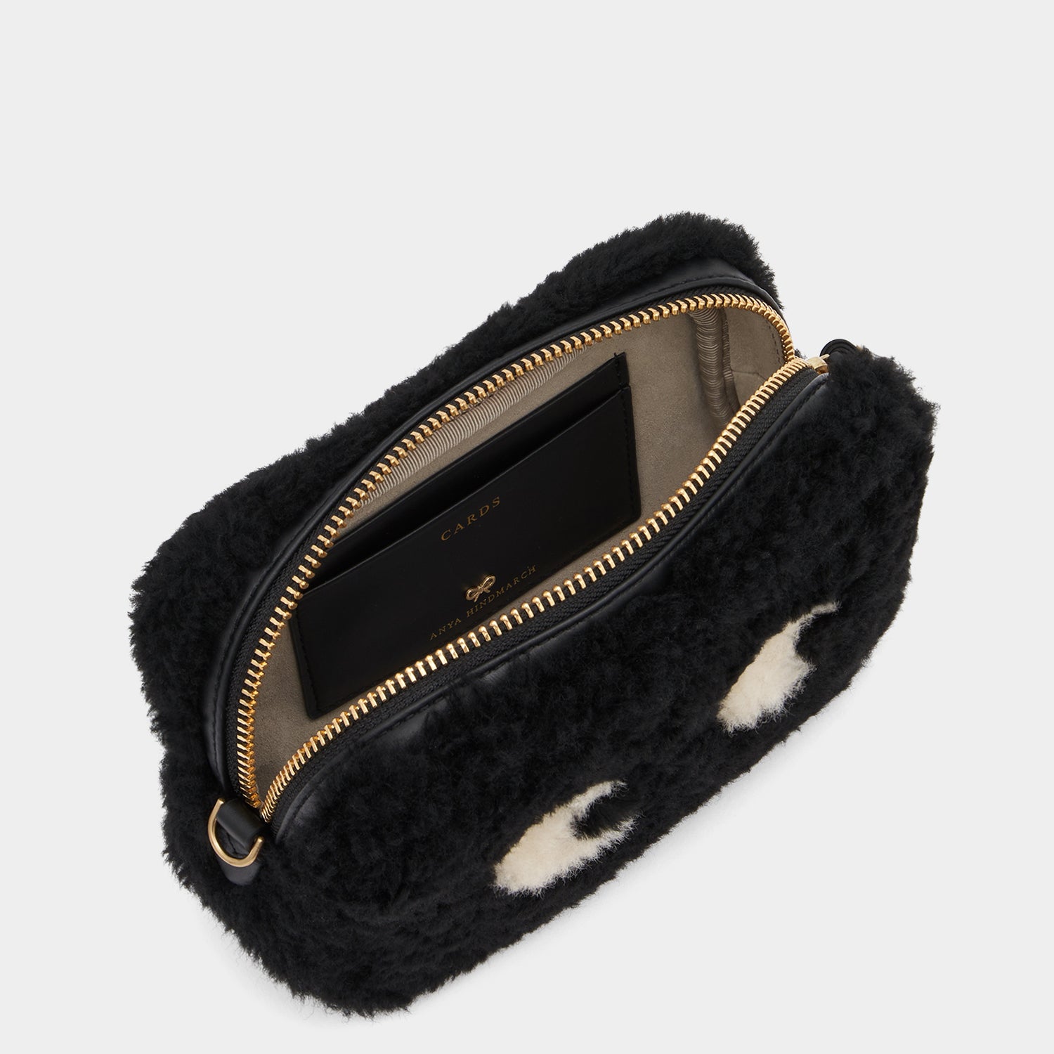 シアリング アイズ クロスボディ -

                  
                    Shearling in Black -
                  

                  Anya Hindmarch JP
