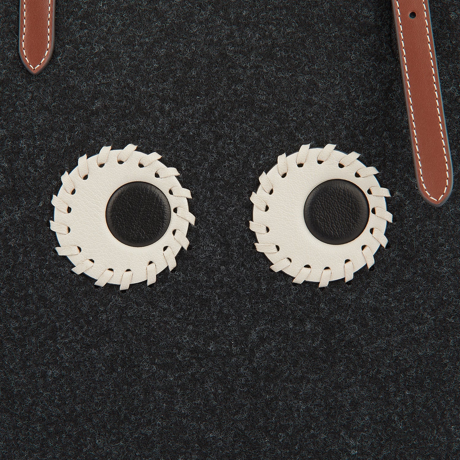 アイズ N/S トート スモール -

                  
                    Felt in Charcoal -
                  

                  Anya Hindmarch JP
