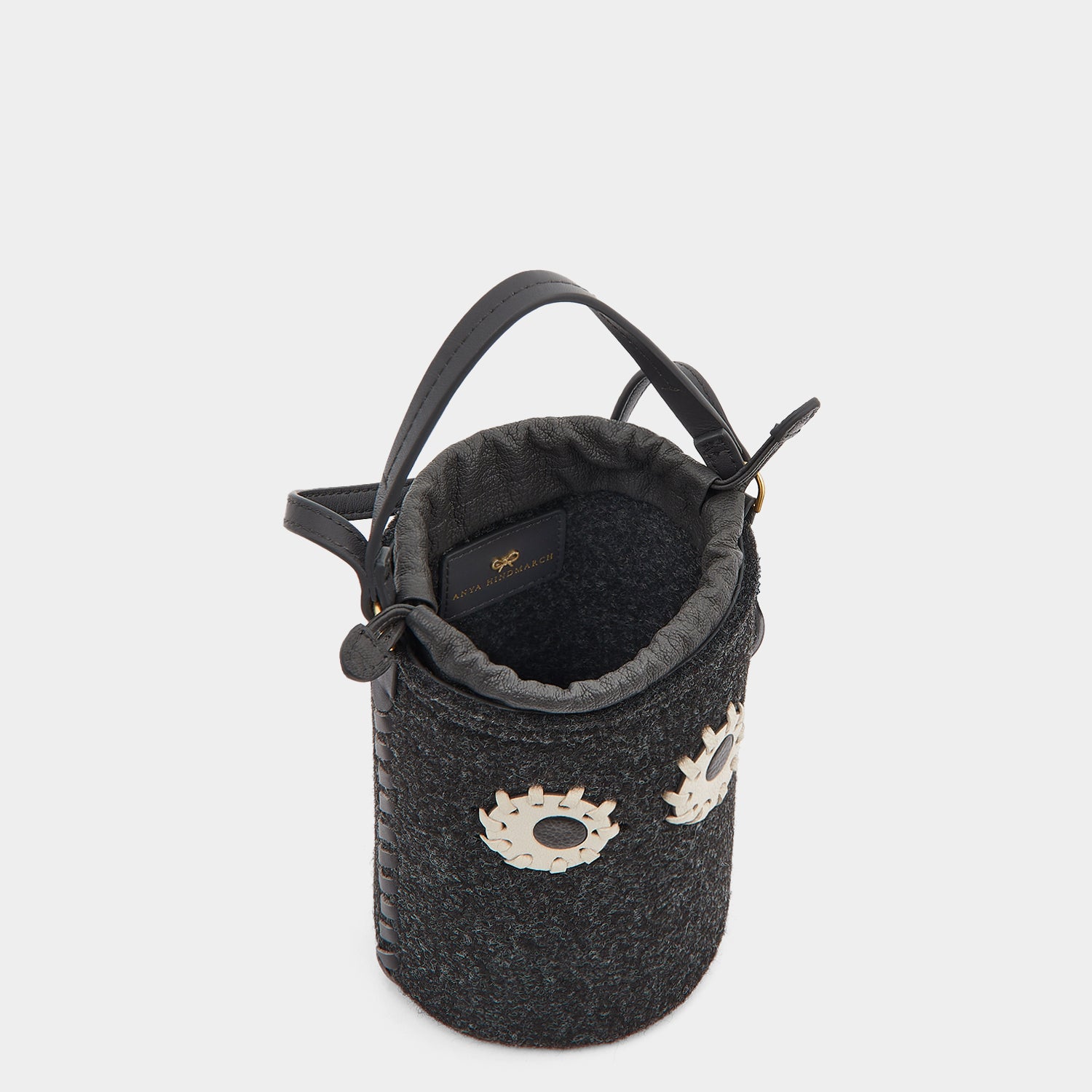 アイズ ミニ クロスボディ -

                  
                    Felt in Charcoal -
                  

                  Anya Hindmarch JP
