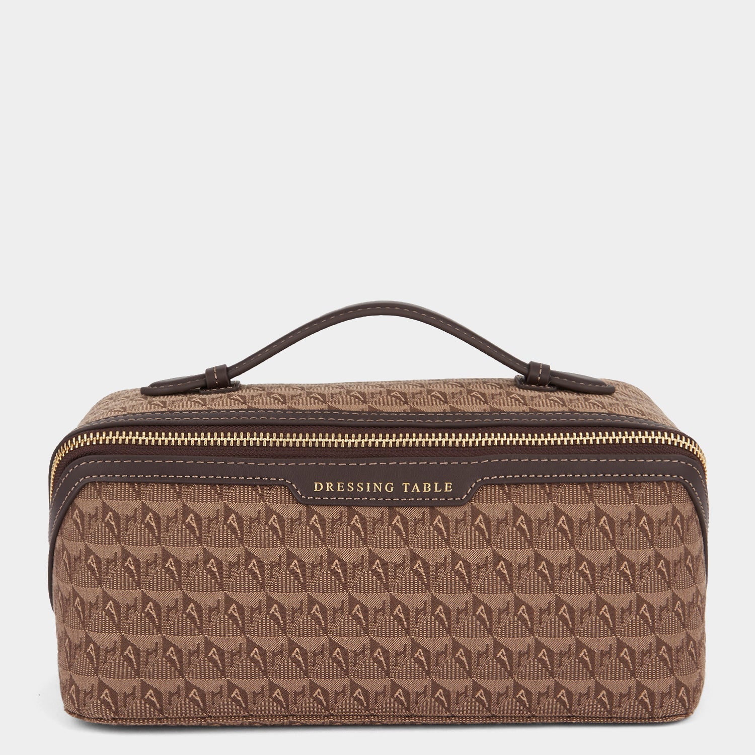 ドレッシング テーブル -

                  
                    Jacquard in Dark Earth -
                  

                  Anya Hindmarch JP
