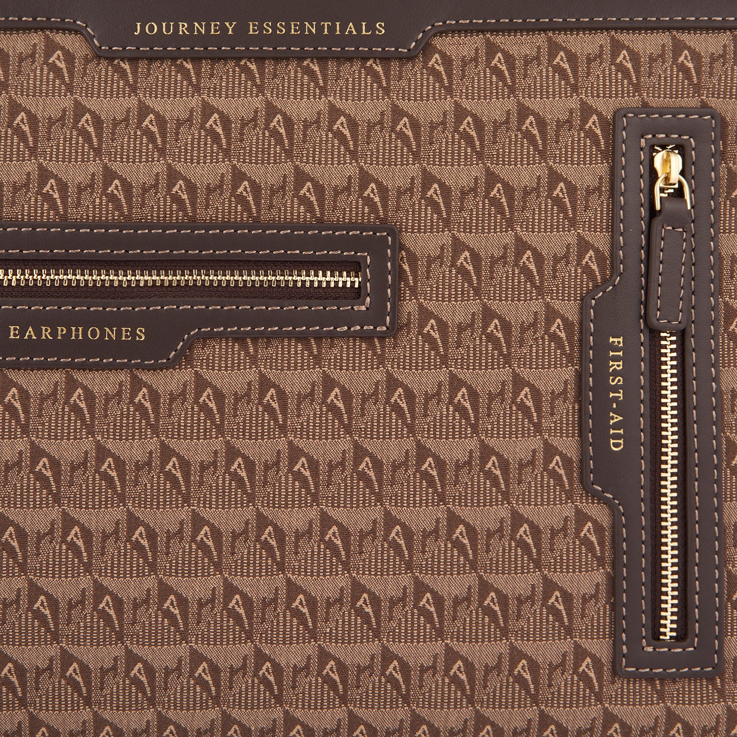 ジャーニー エッセンシャルズ ポシェット -

                  
                    Jacquard in Dark Earth -
                  

                  Anya Hindmarch JP
