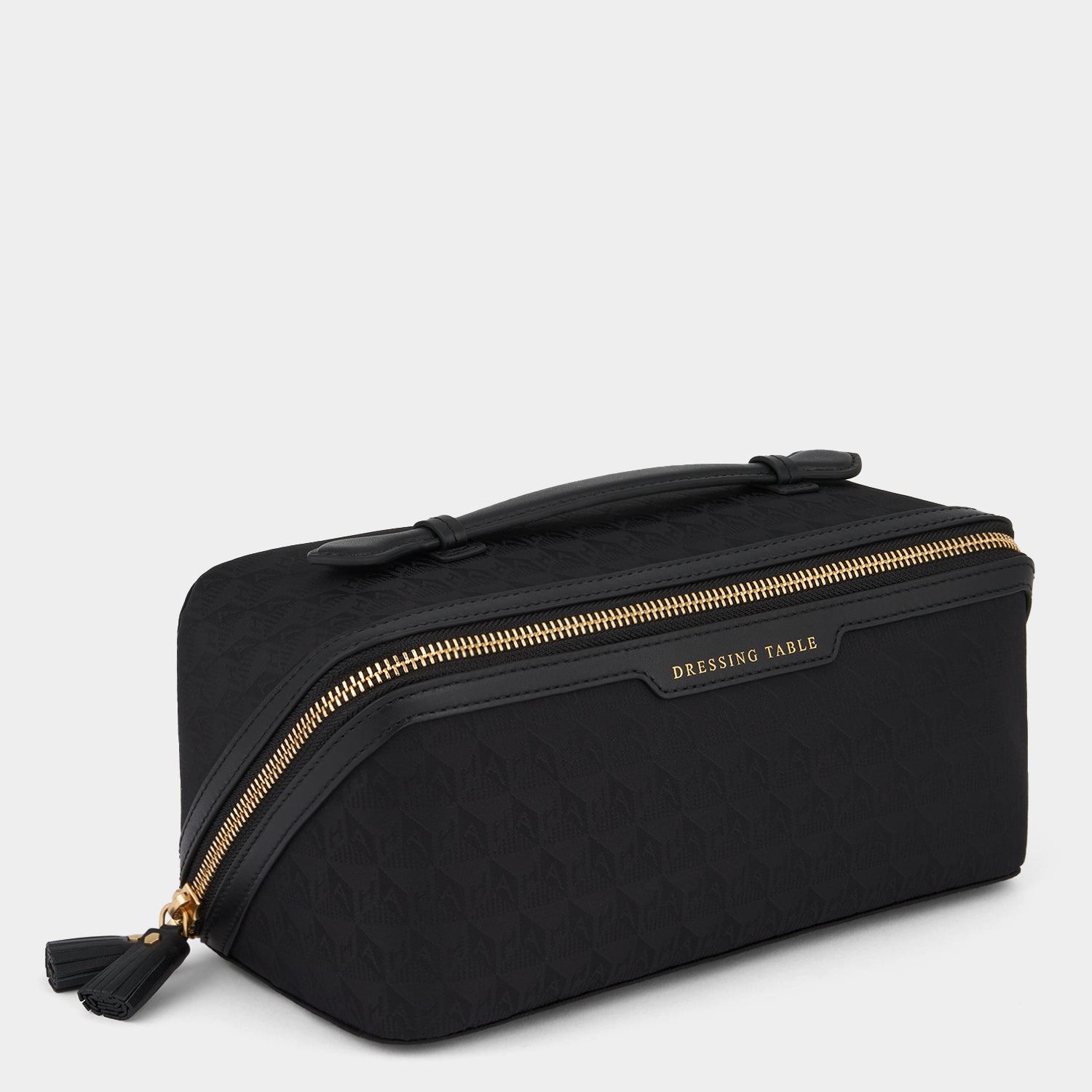 ドレッシング テーブル -

          
            Jacquard Nylon in Black -
          

          Anya Hindmarch JP
