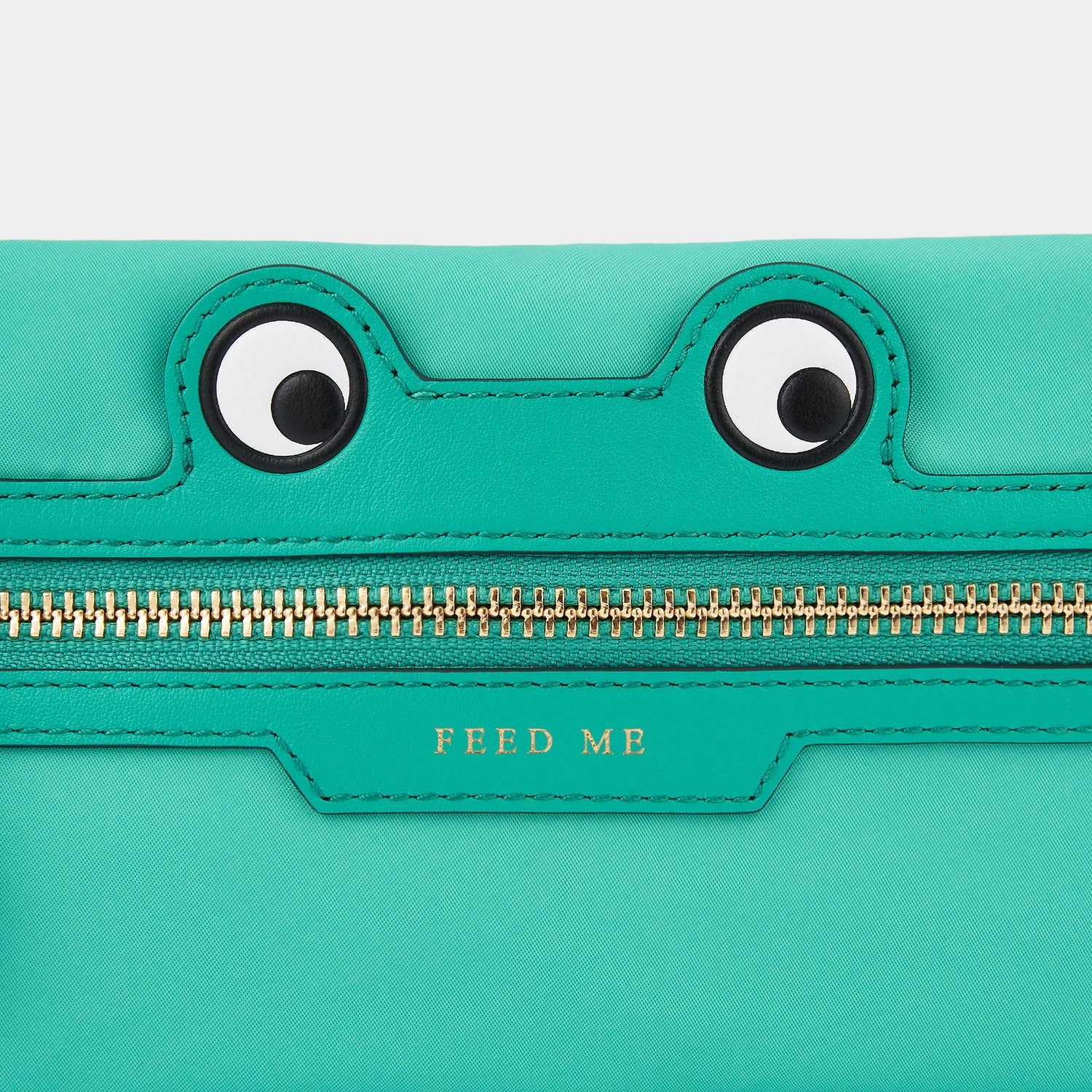 フロッグ ジップ ポーチ -

                  
                    ECONYL® in Arsenic -
                  

                  Anya Hindmarch JP
