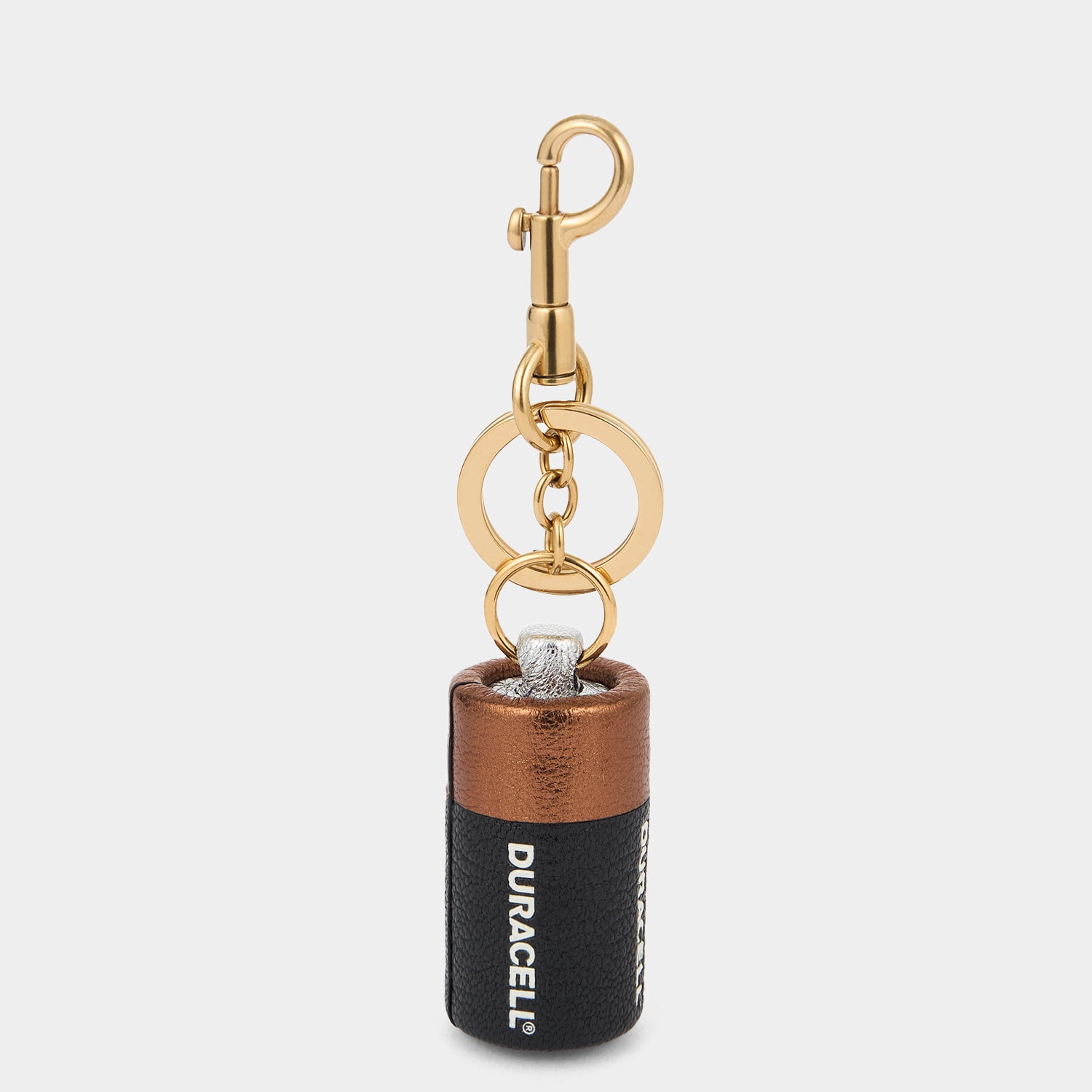 「Duracell」チャーム -

          
            Shiny Capra in Black -
          

          Anya Hindmarch JP
