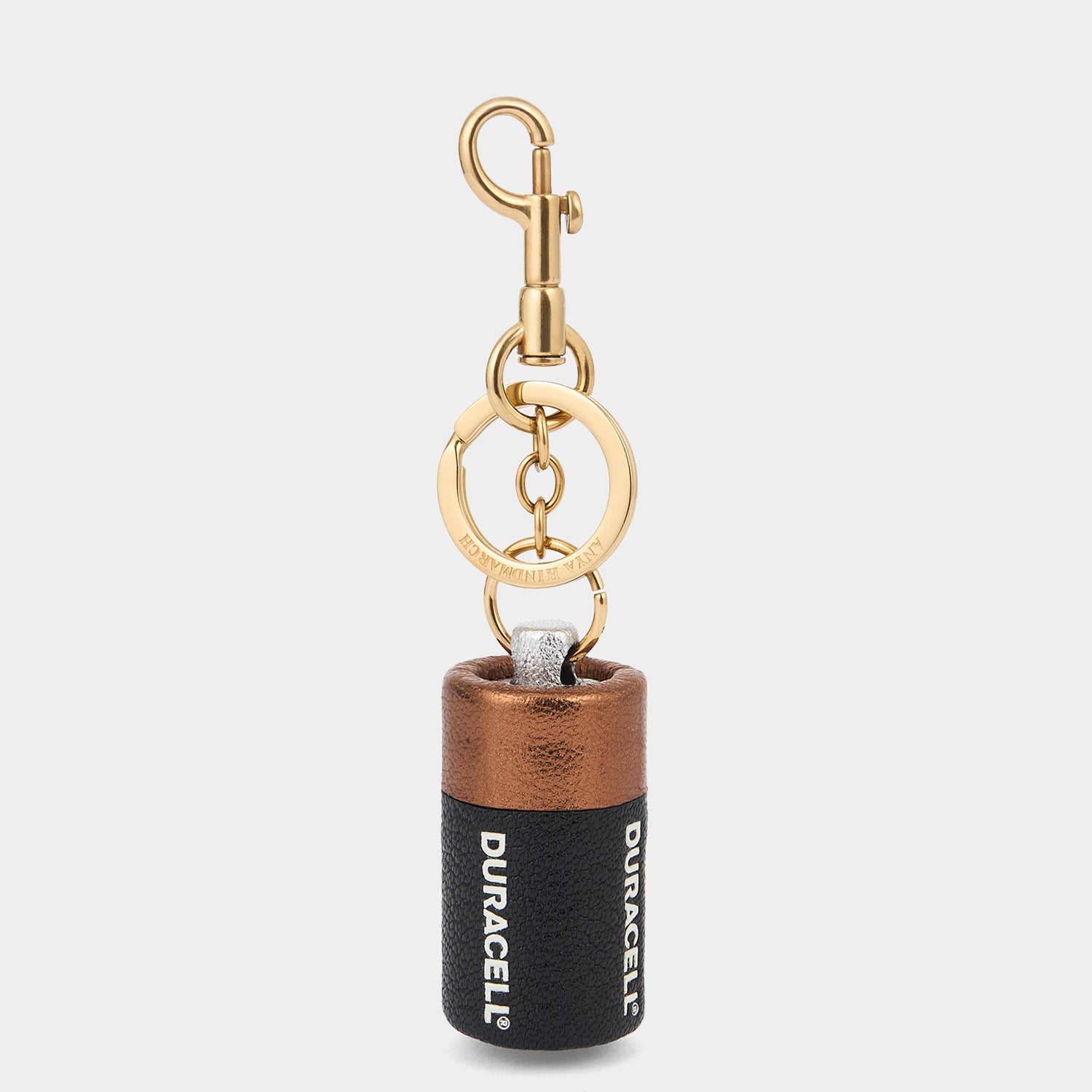 「Duracell」チャーム -

          
            Shiny Capra in Black -
          

          Anya Hindmarch JP
