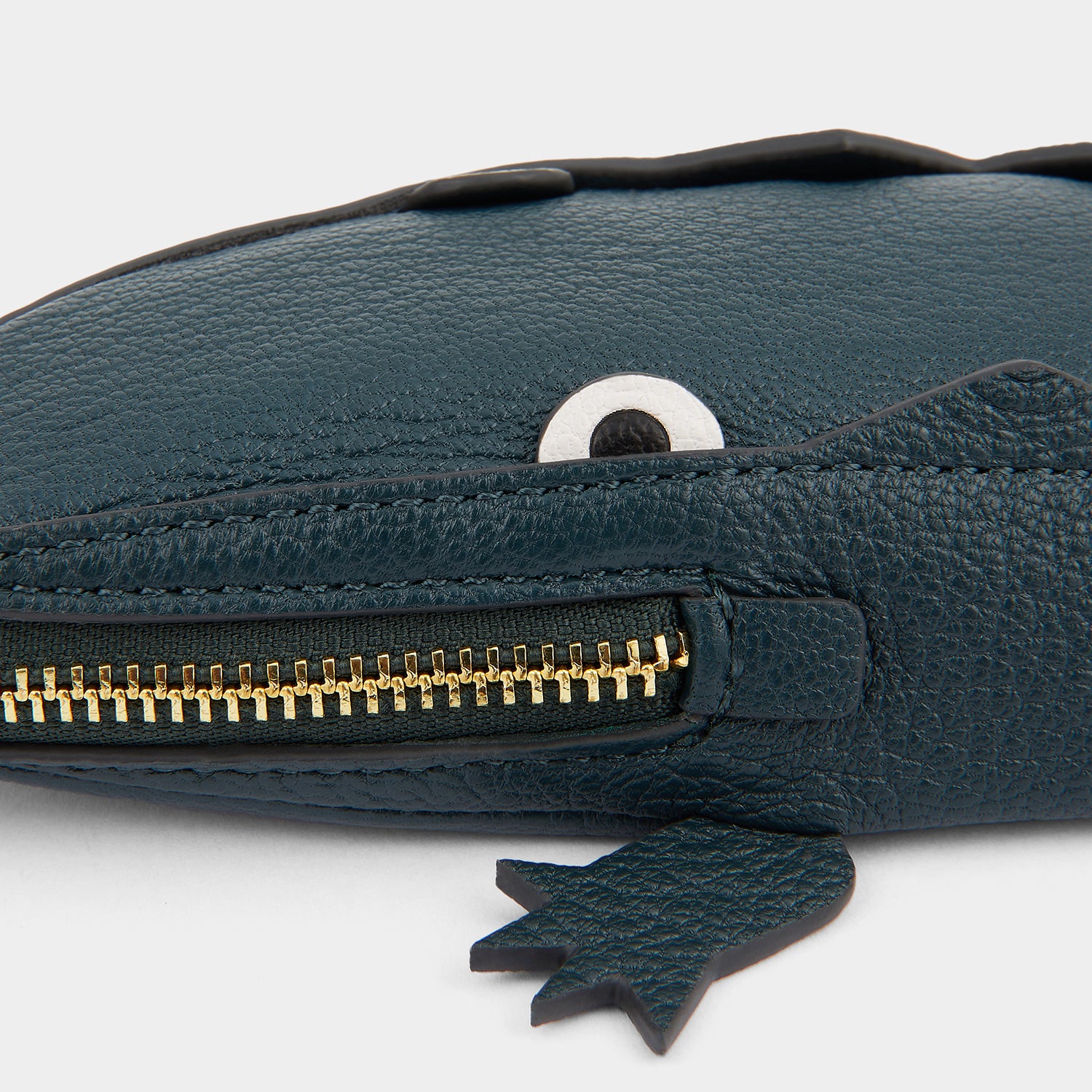 ワニ ジップ ポーチ -

                  
                    Capra in Dark Holly -
                  

                  Anya Hindmarch JP
