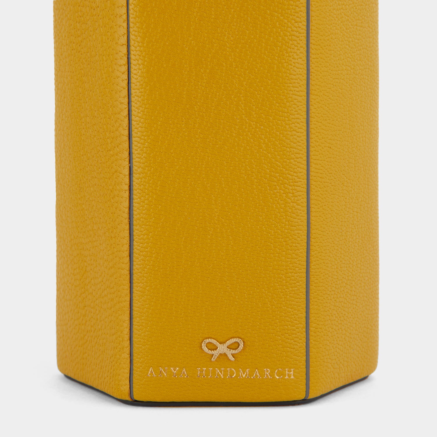 ペンシル ポット -

                  
                    Capra in Mustard -
                  

                  Anya Hindmarch JP
