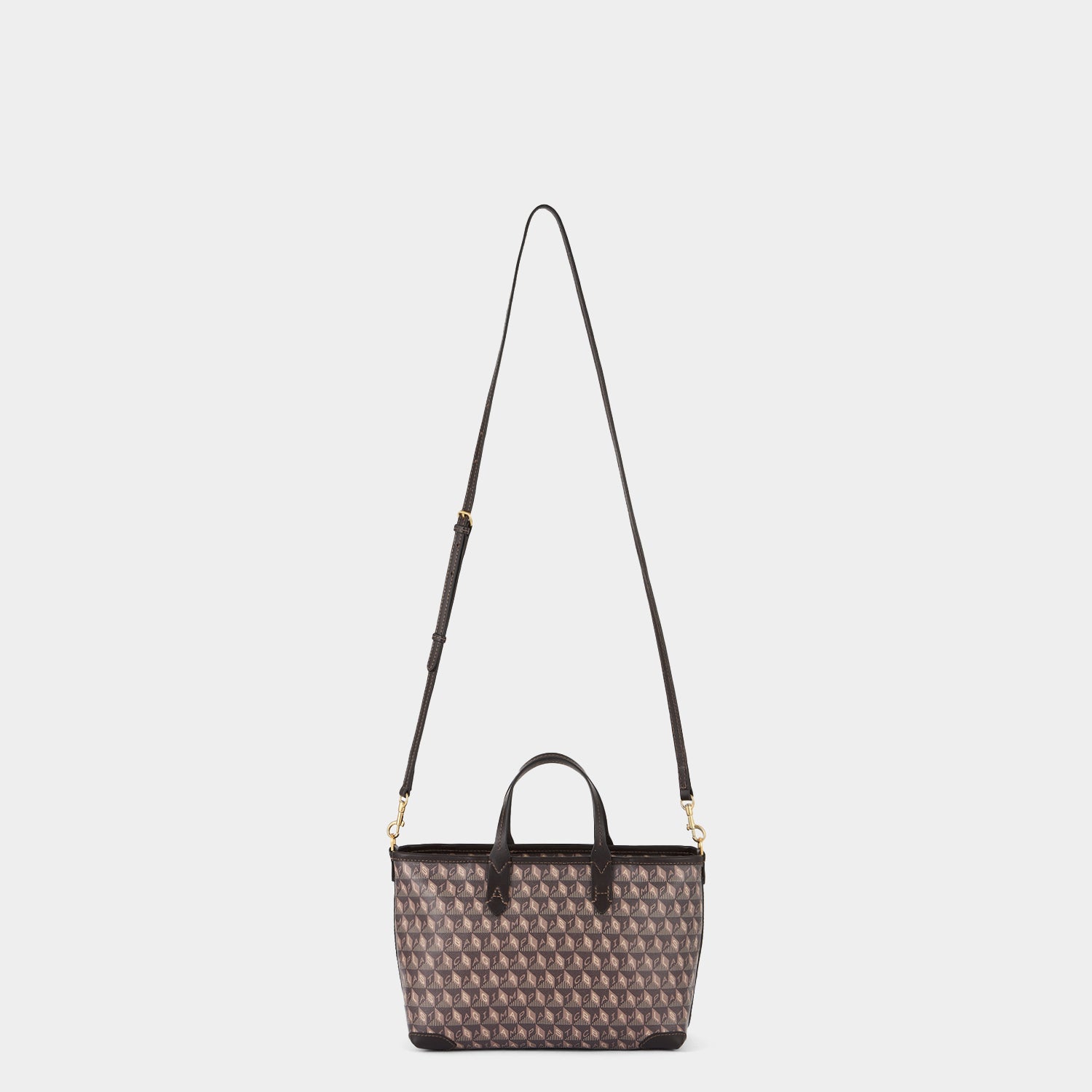 「I AM A Plastic Bag」 XS アイズ トート -

                  
                    Recycled Coated Canvas in Truffle -
                  

                  Anya Hindmarch JP
