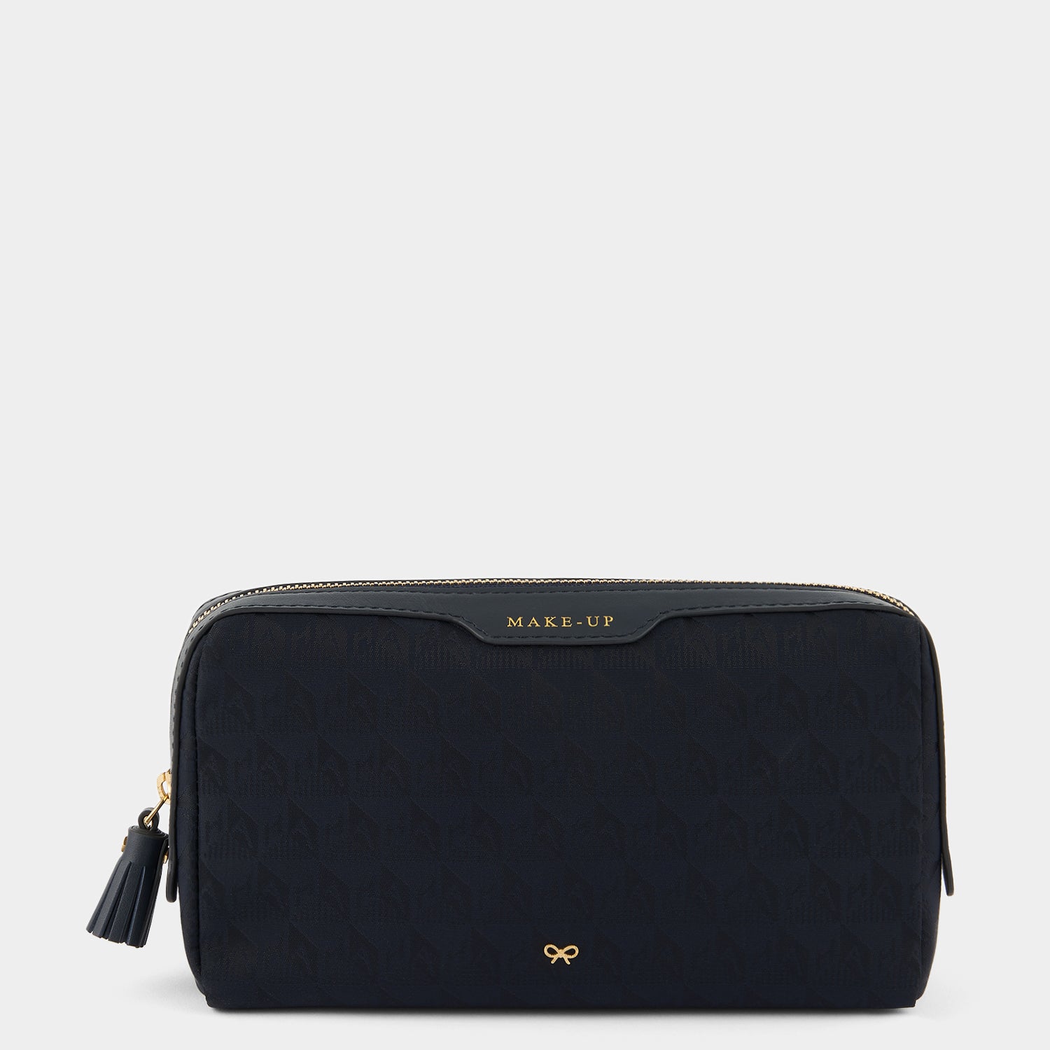 AH ロゴ スモール メイクアップ ポーチ -

          
            AH Logo Nylon in Marine -
          

          Anya Hindmarch JP
