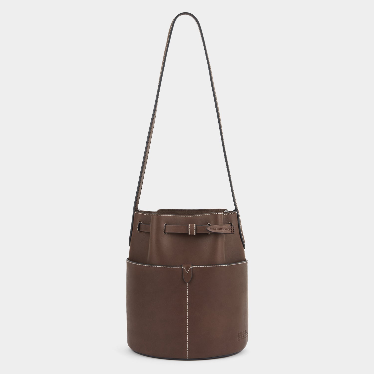 「Return to Nature」バケットバッグ スモール -

                  
                    Compostable Leather in Truffle -
                  

                  Anya Hindmarch JP
