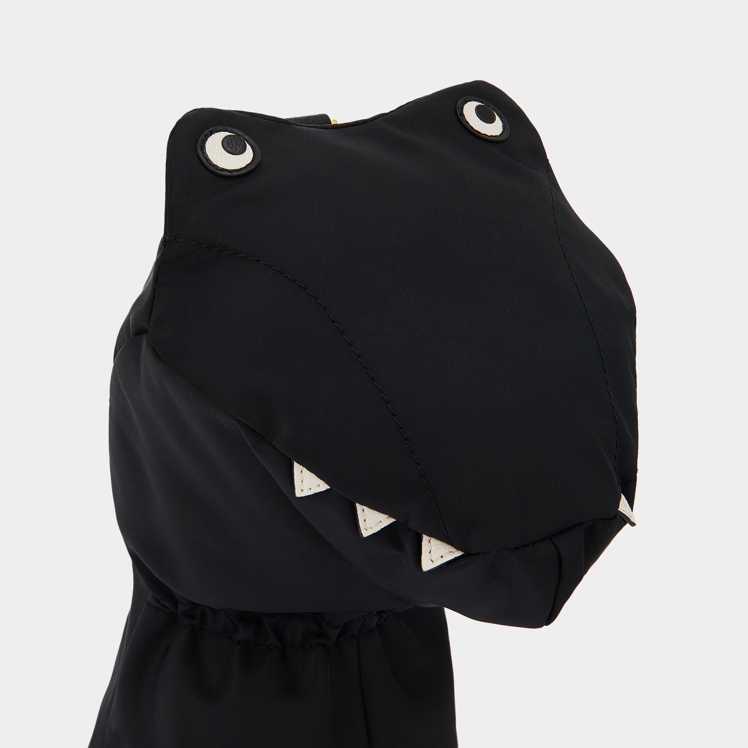 ワニ ゴルフ ヘッドカバー -

                  
                    ECONYL® in Black -
                  

                  Anya Hindmarch JP
