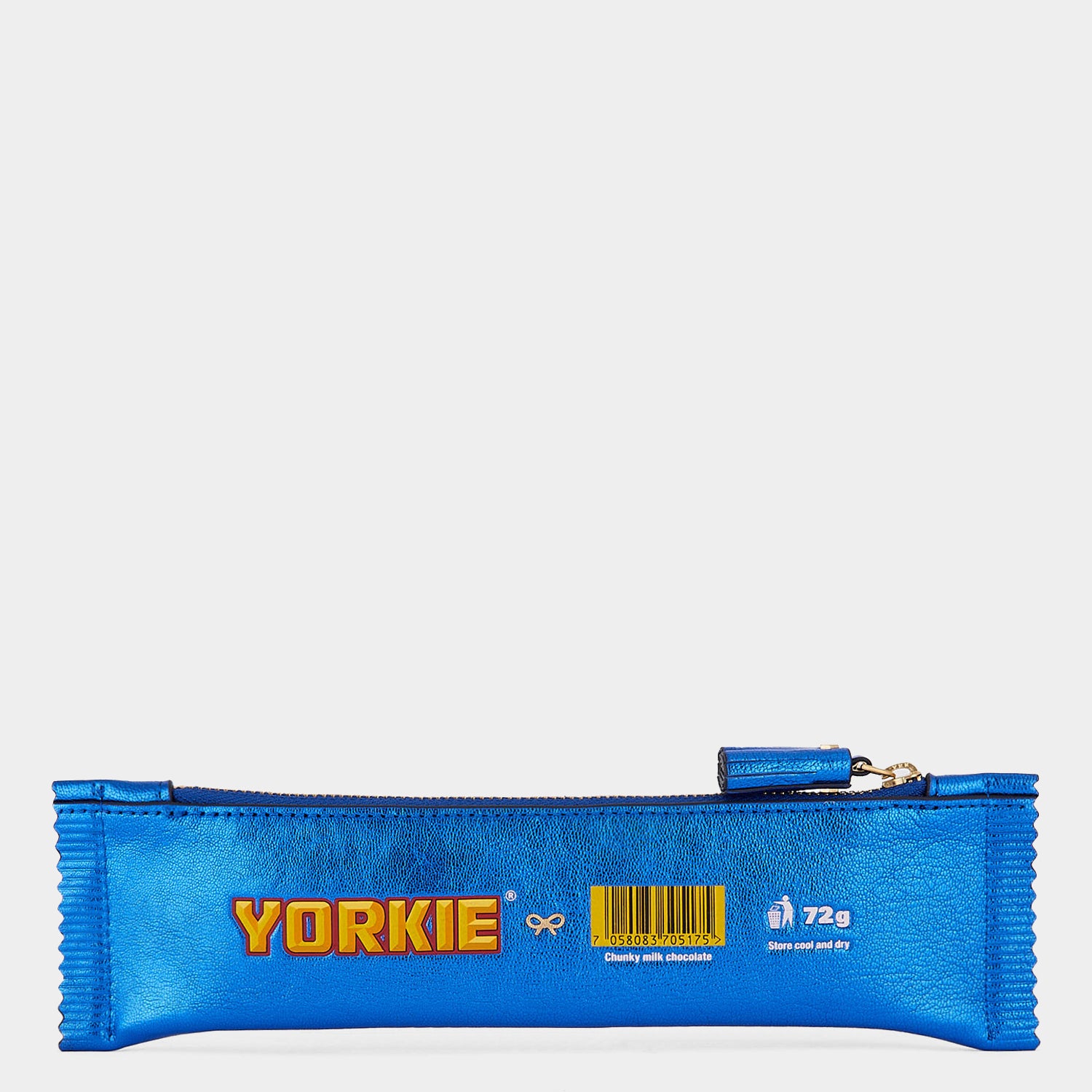 「Yorkie」ペンケース -

                  
                    Metallic Leather in Electric Blue -
                  

                  Anya Hindmarch JP
