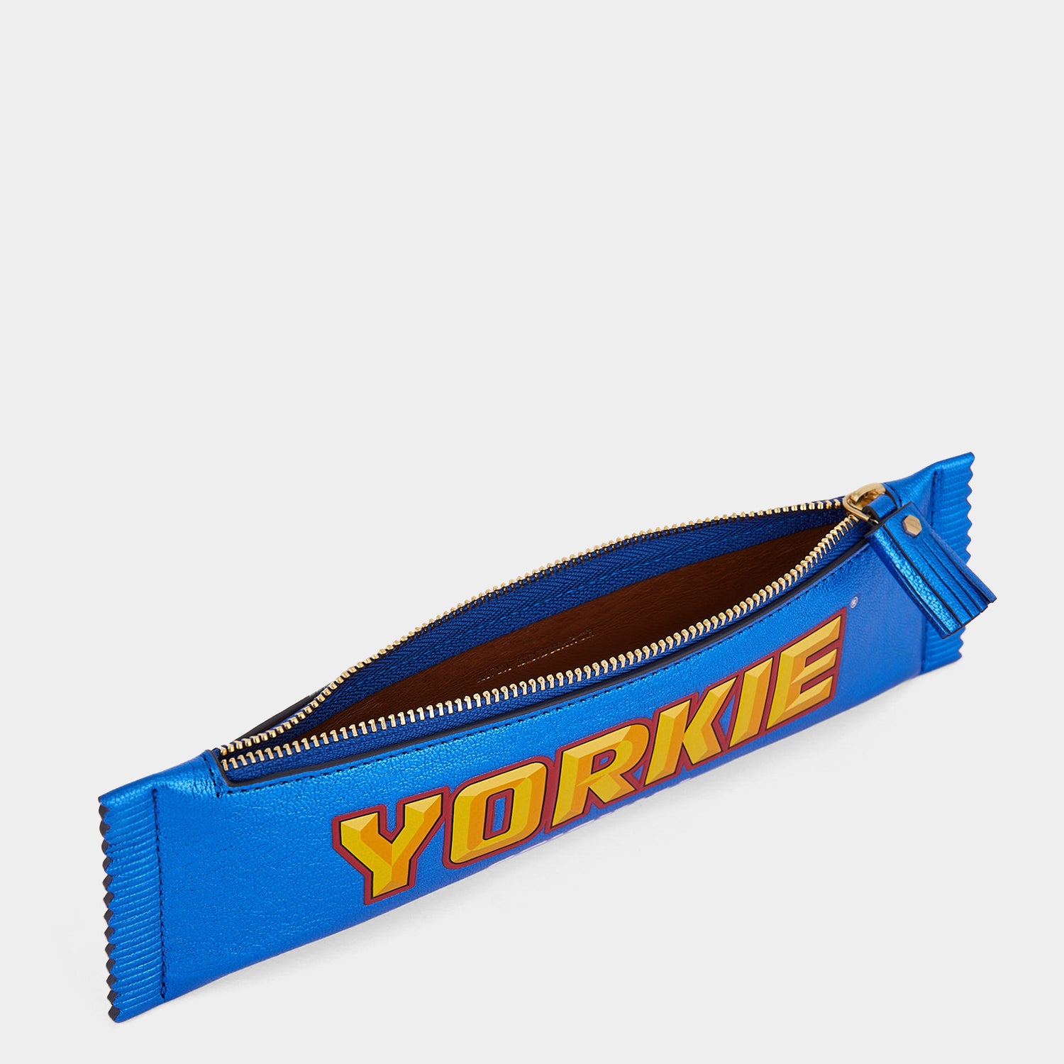 「Yorkie」ペンケース -

                  
                    Metallic Leather in Electric Blue -
                  

                  Anya Hindmarch JP

