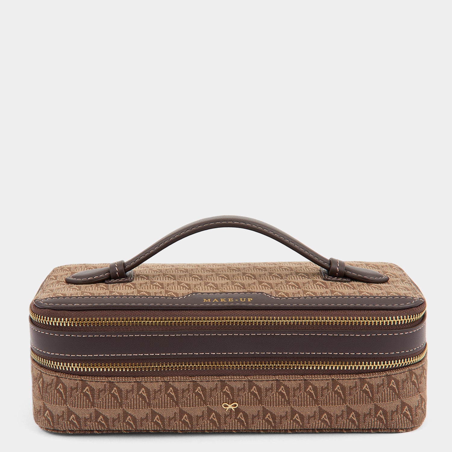 メイクアップ ケース -

                  
                    Jacquard in Dark Earth -
                  

                  Anya Hindmarch JP
