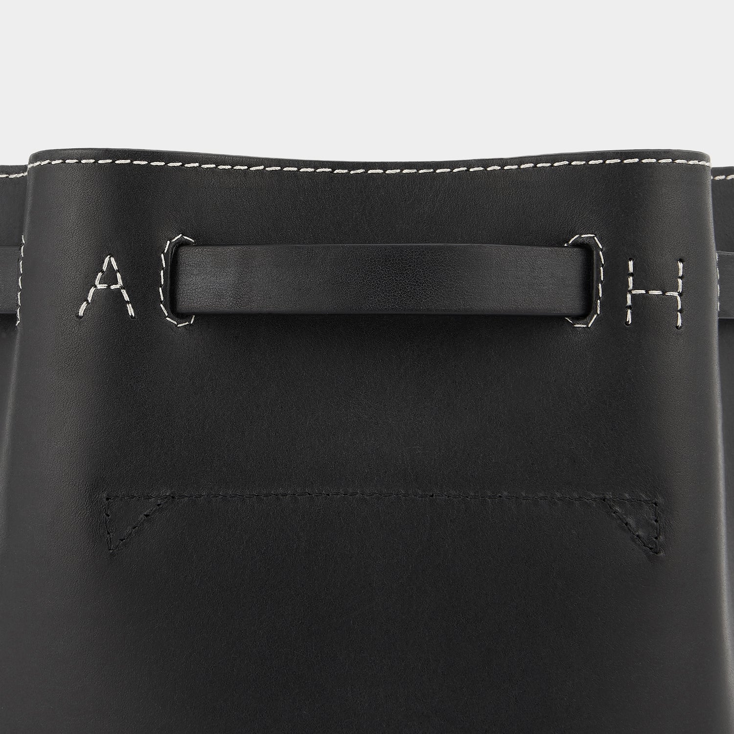 「Return to Nature」バケットバッグ スモール -

                  
                    Compostable Leather in Black -
                  

                  Anya Hindmarch JP
