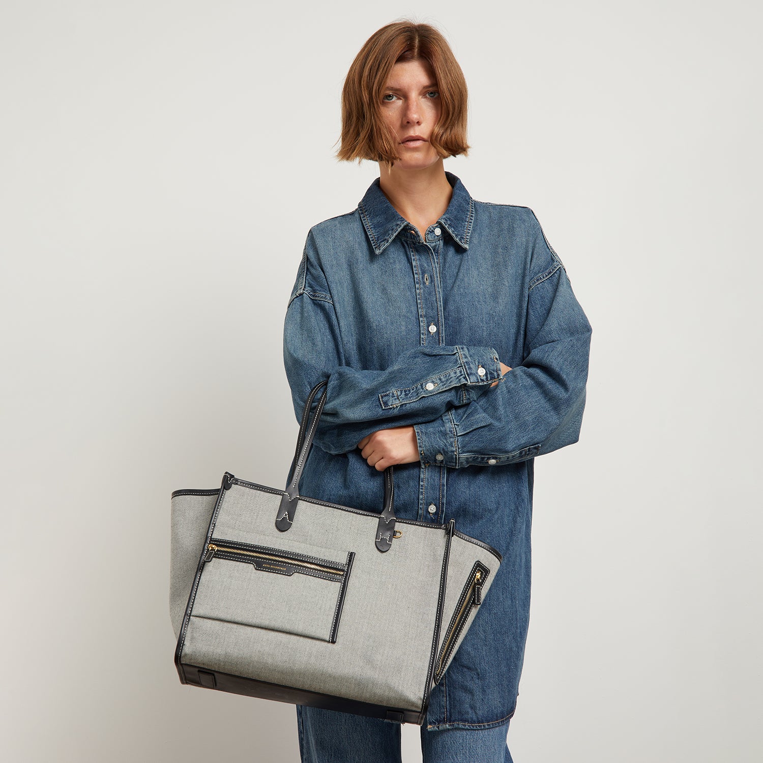 ポケット トート -

                  
                    Mixed Canvas in Salt and Pepper -
                  

                  Anya Hindmarch JP
