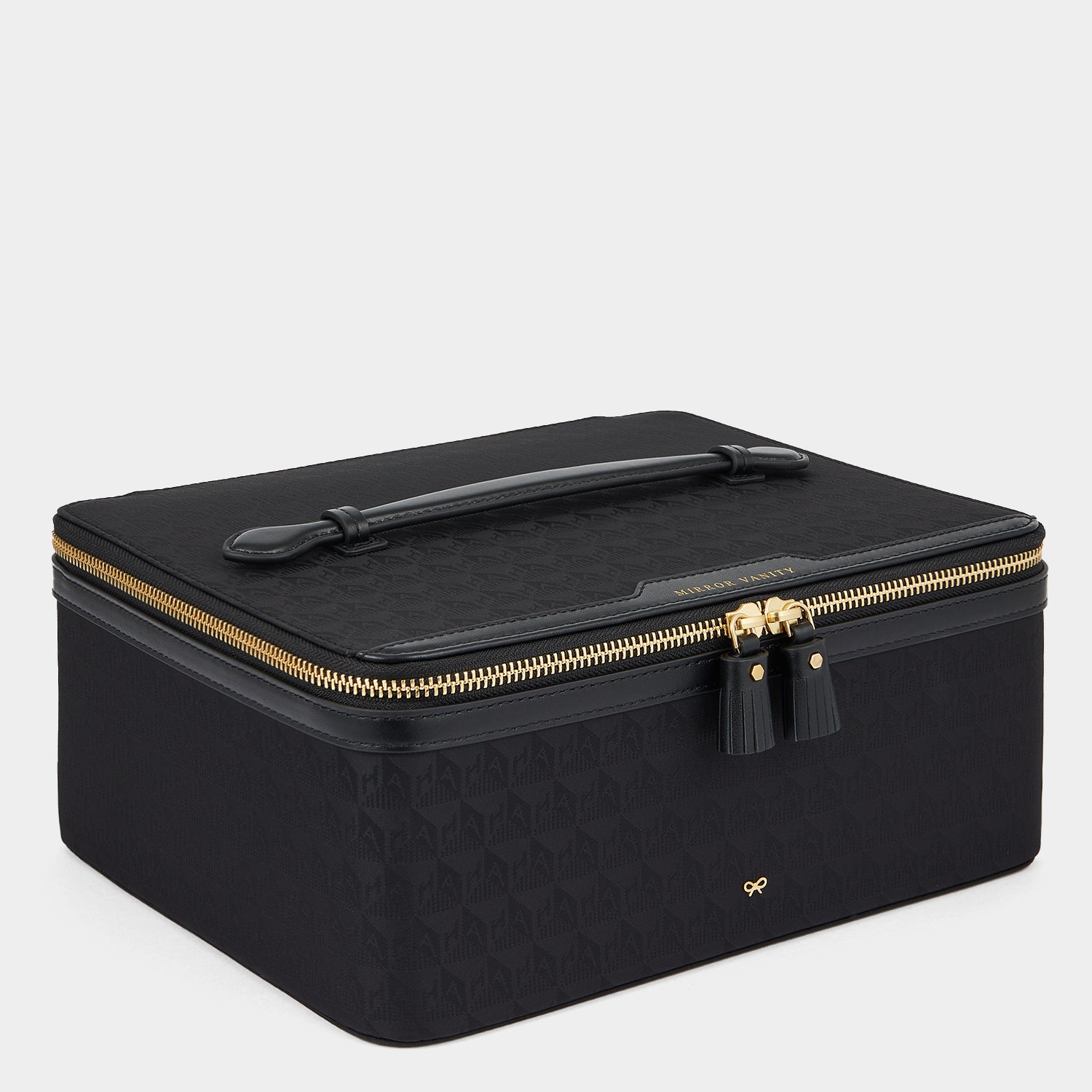 ミラー バニティー キット -

          
            Recycled Nylon in Black -
          

          Anya Hindmarch JP
