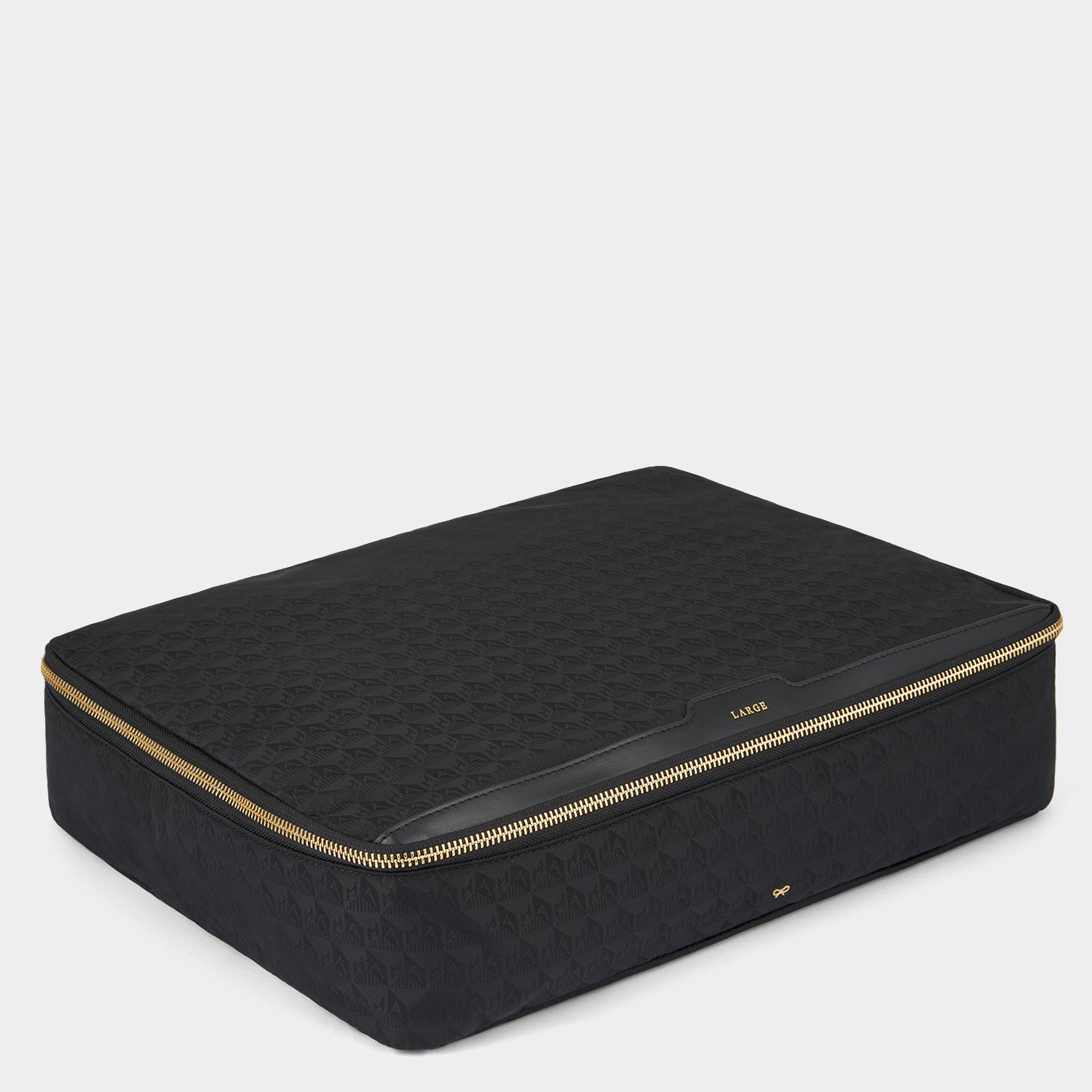 ラージ パッキングキューブ -

          
            Recycled Nylon in Black -
          

          Anya Hindmarch JP
