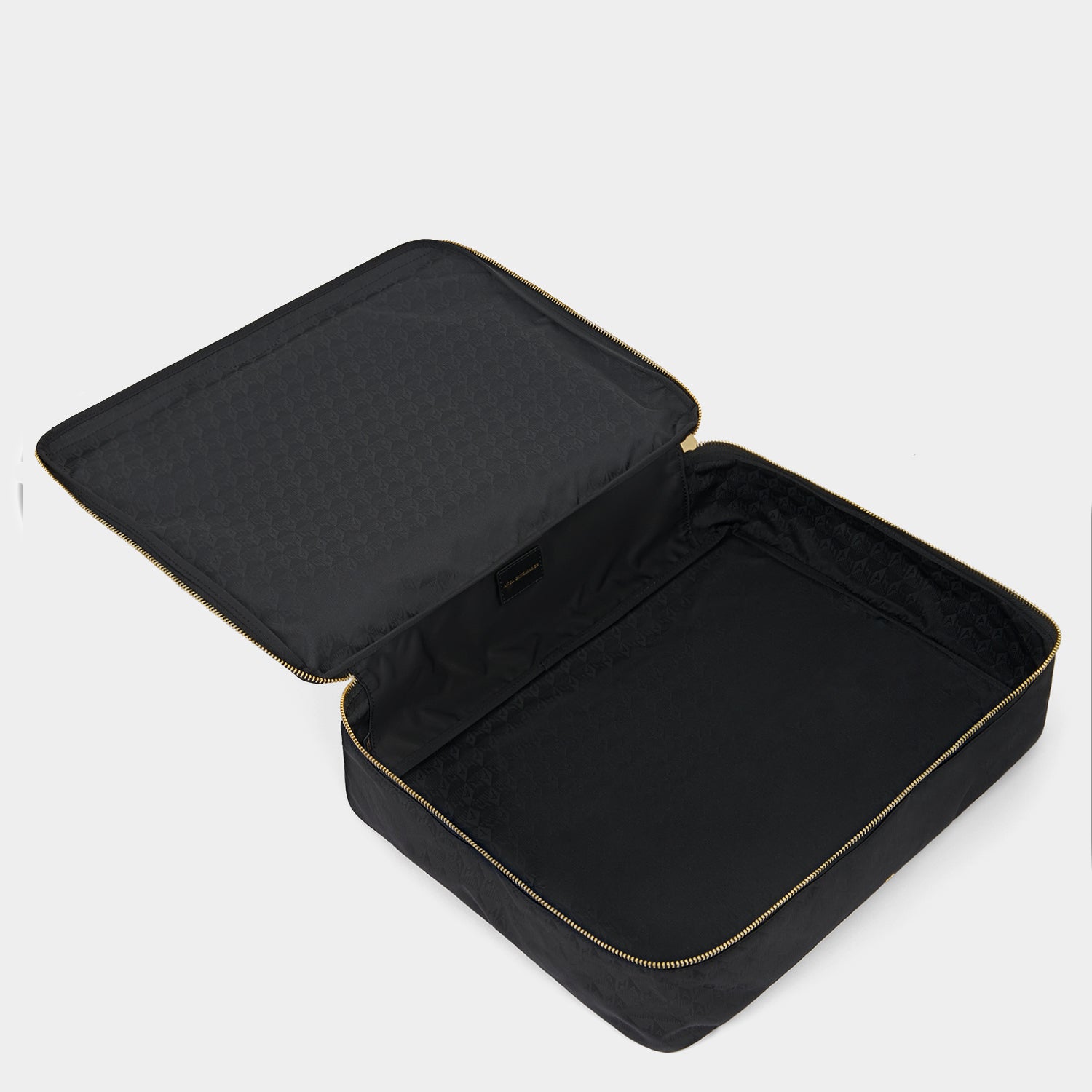 ラージ パッキングキューブ -

          
            Recycled Nylon in Black -
          

          Anya Hindmarch JP
