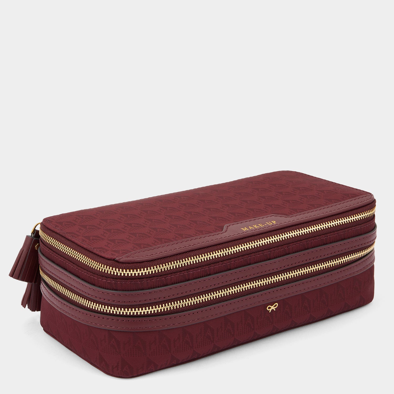 ロゴ メイクアップ ポーチ -

          
            AH Logo Nylon in Medium Red -
          

          Anya Hindmarch JP
