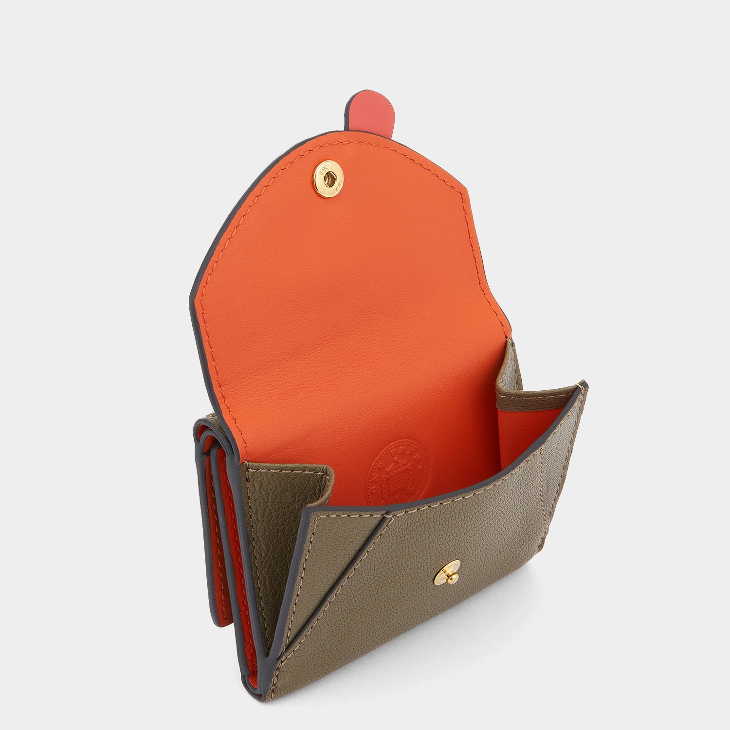 ザニー ミニ 三つ折り ウォレット -

                  
                    Grainy Capra in Fern -
                  

                  Anya Hindmarch JP
