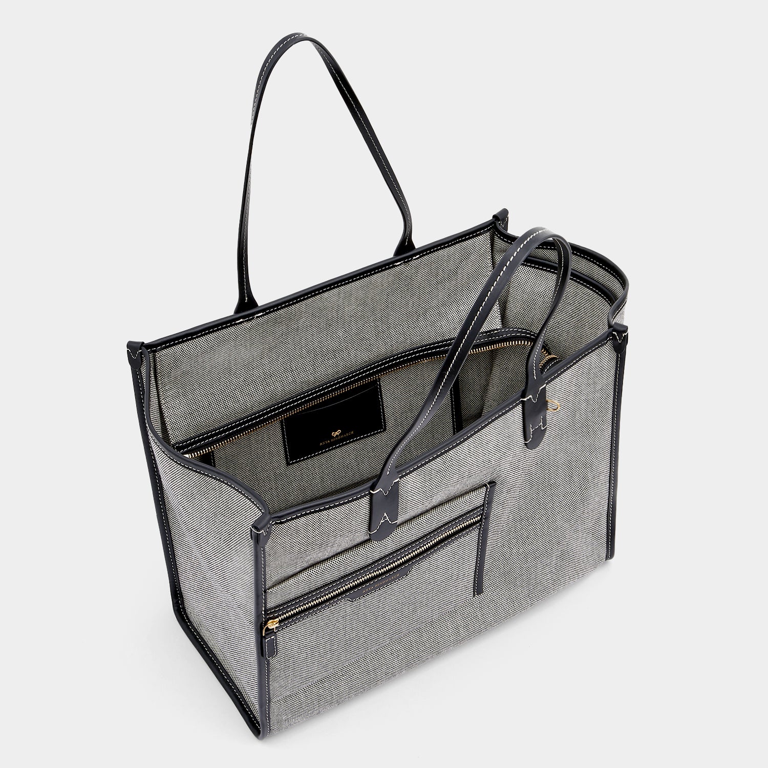 ポケット トート -

                  
                    Mixed Canvas in Salt and Pepper -
                  

                  Anya Hindmarch JP
