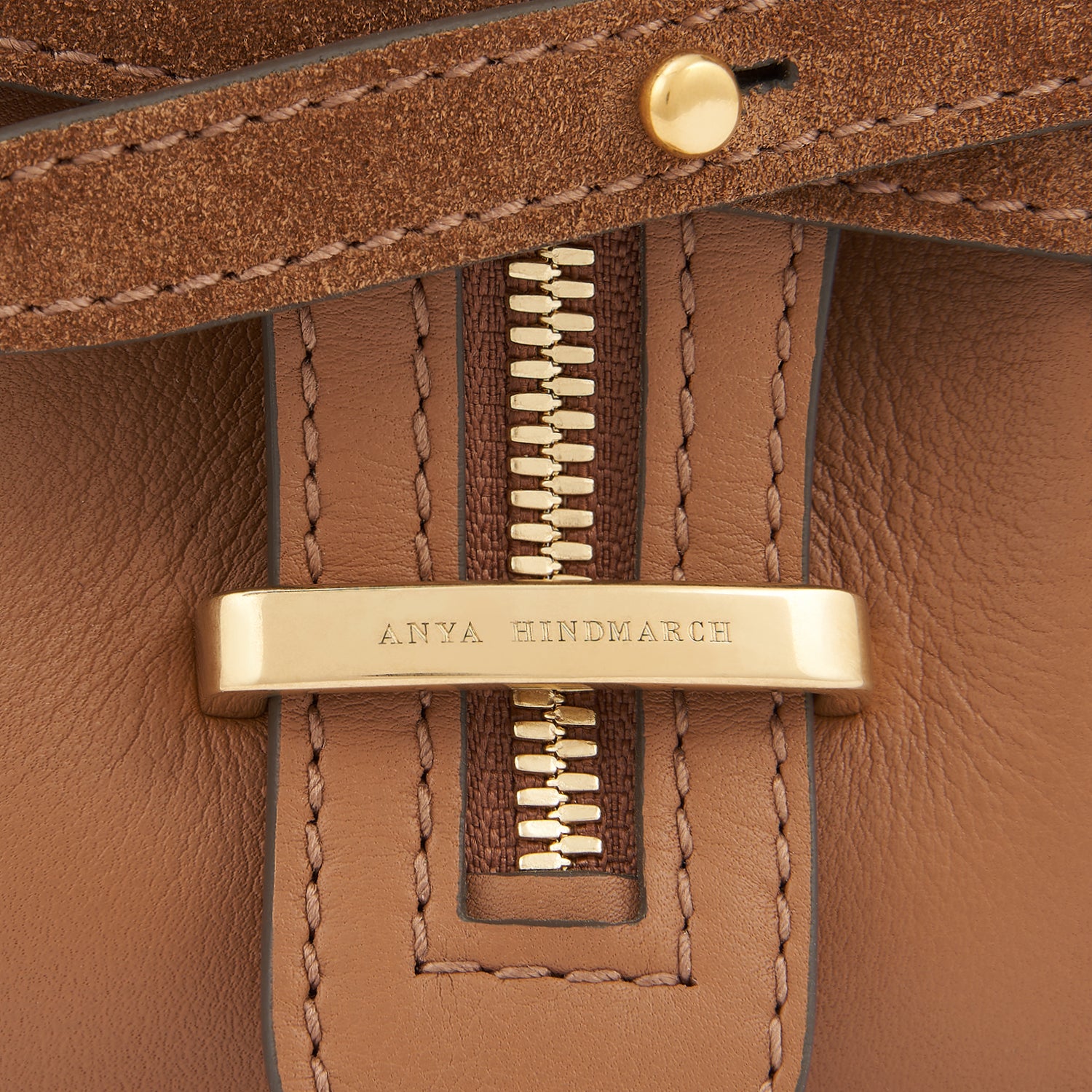 スモール ウィルソン -

          
            Suede in Pecan -
          

          Anya Hindmarch JP
