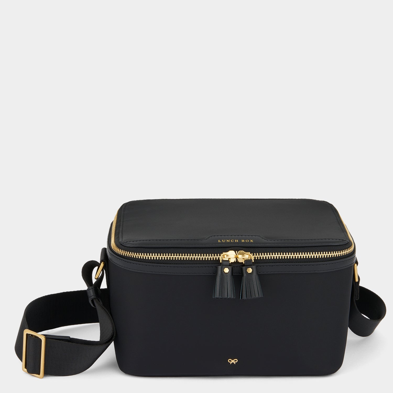 ランチ ボックス -

                  
                    ECONYL® Regenerated Nylon in Black -
                  

                  Anya Hindmarch JP
