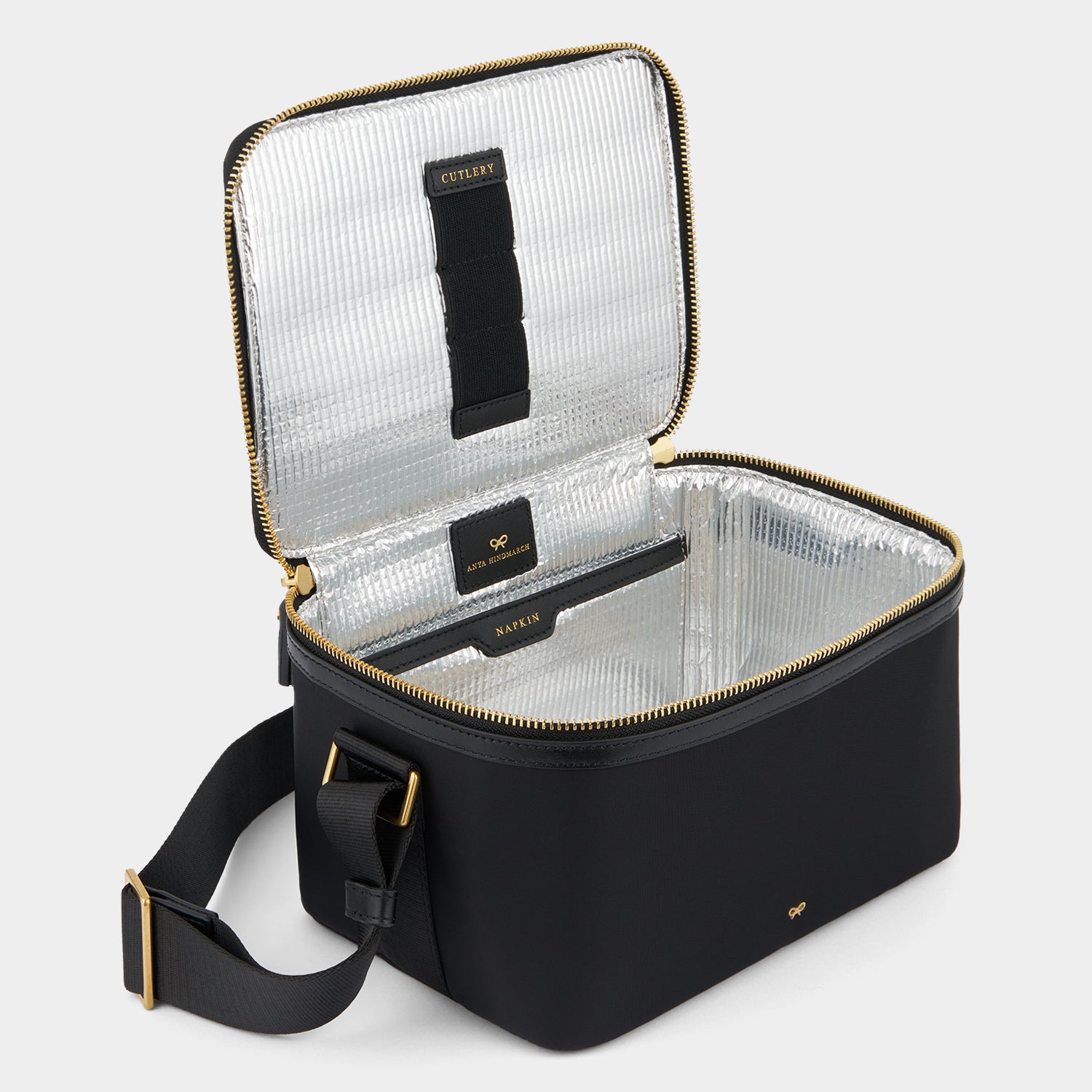 ランチ ボックス -

                  
                    ECONYL® Regenerated Nylon in Black -
                  

                  Anya Hindmarch JP
