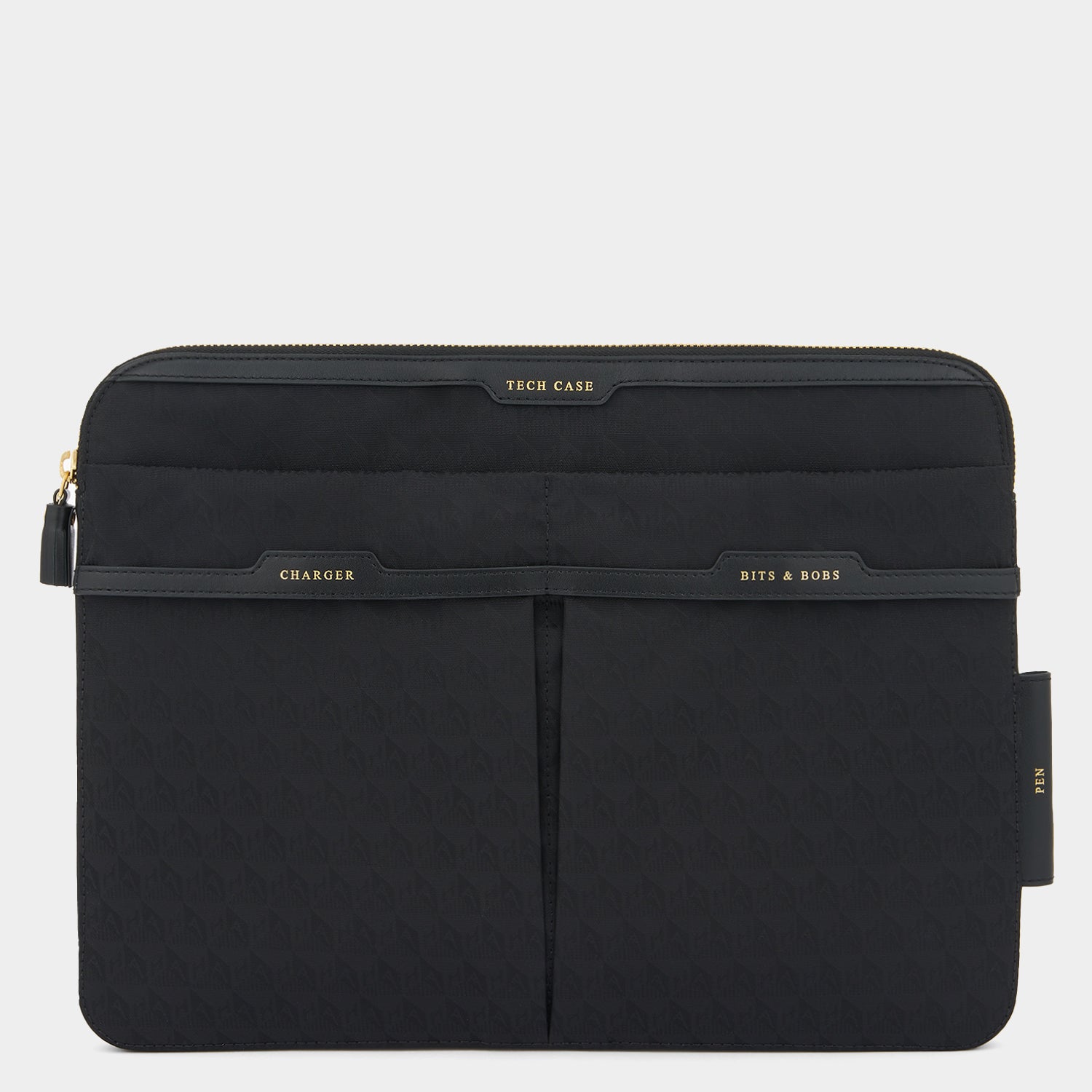 AH ロゴ・テクノロジー・ケース -

          
            Regenerated ECONYL® in Black -
          

          Anya Hindmarch JP

