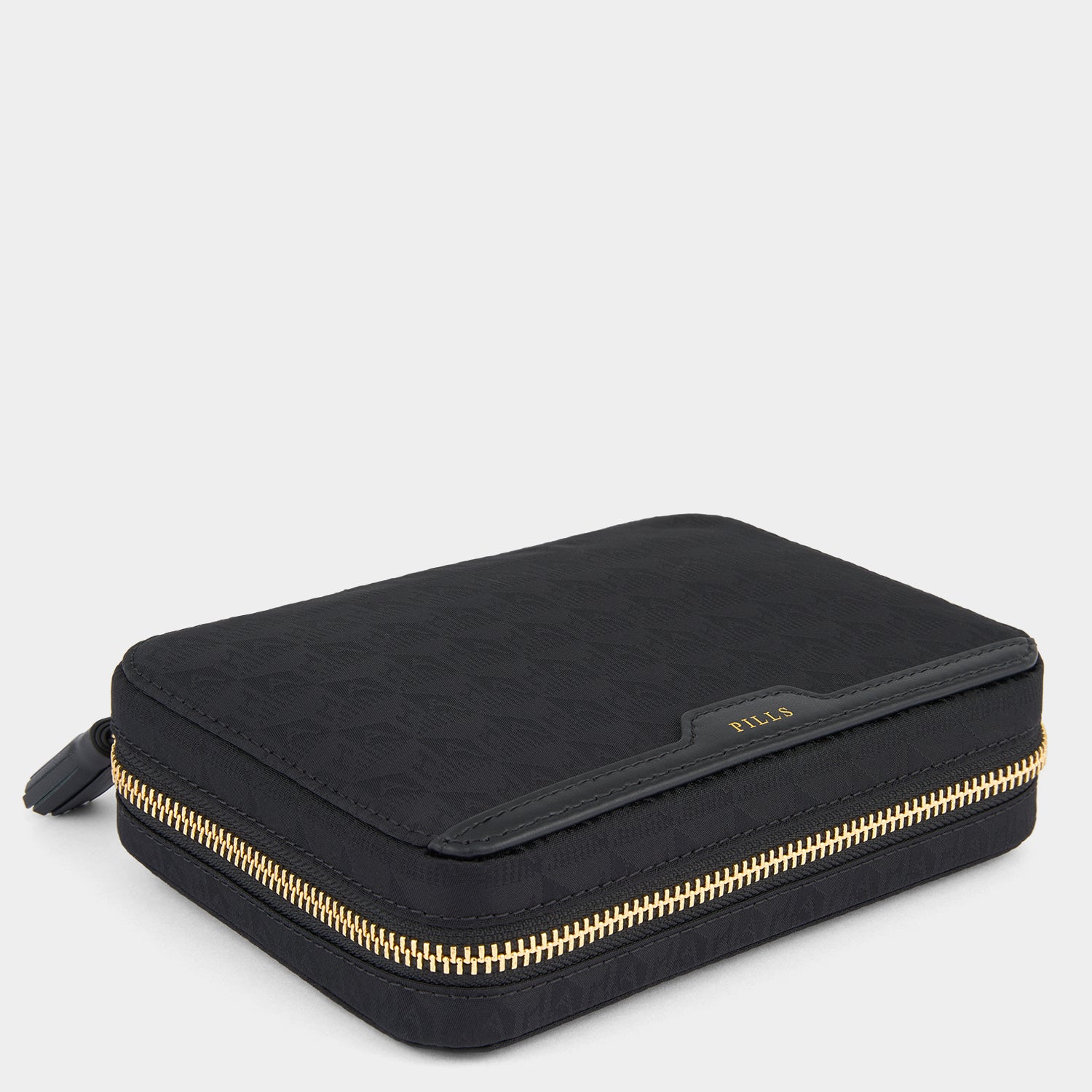 ピル・ボックス -

          
            Jacquard Nylon in Black -
          

          Anya Hindmarch JP
