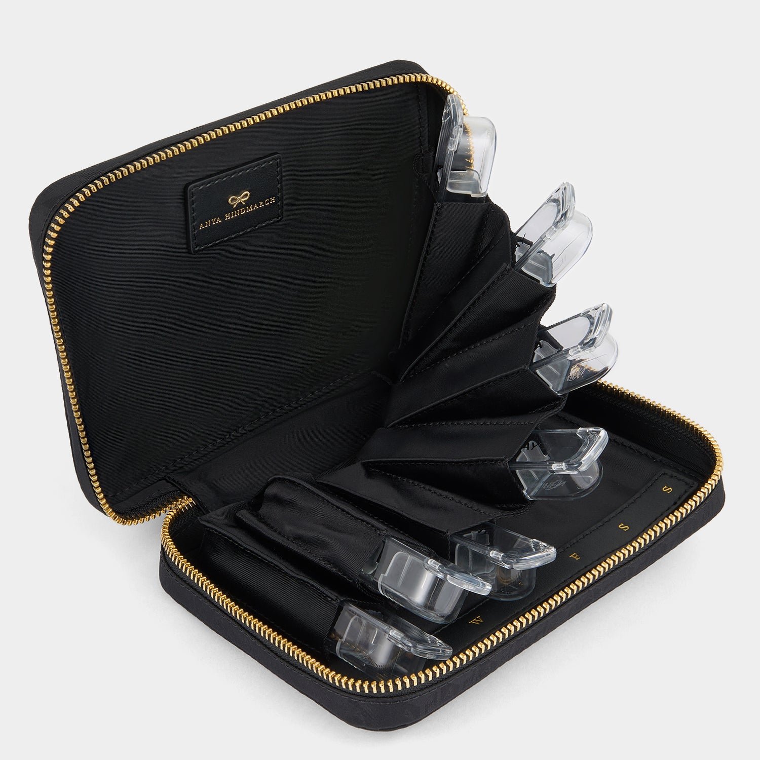 ピル・ボックス -

          
            Jacquard Nylon in Black -
          

          Anya Hindmarch JP
