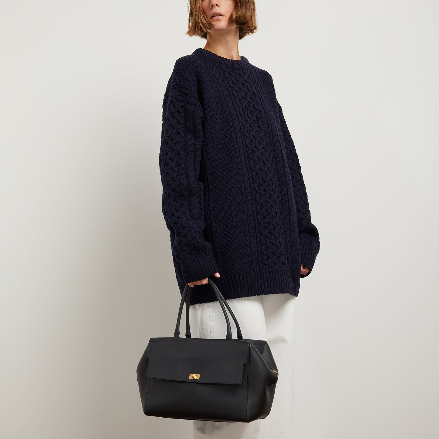 シートン -

          
            Classic Calf in Black -
          

          Anya Hindmarch JP
