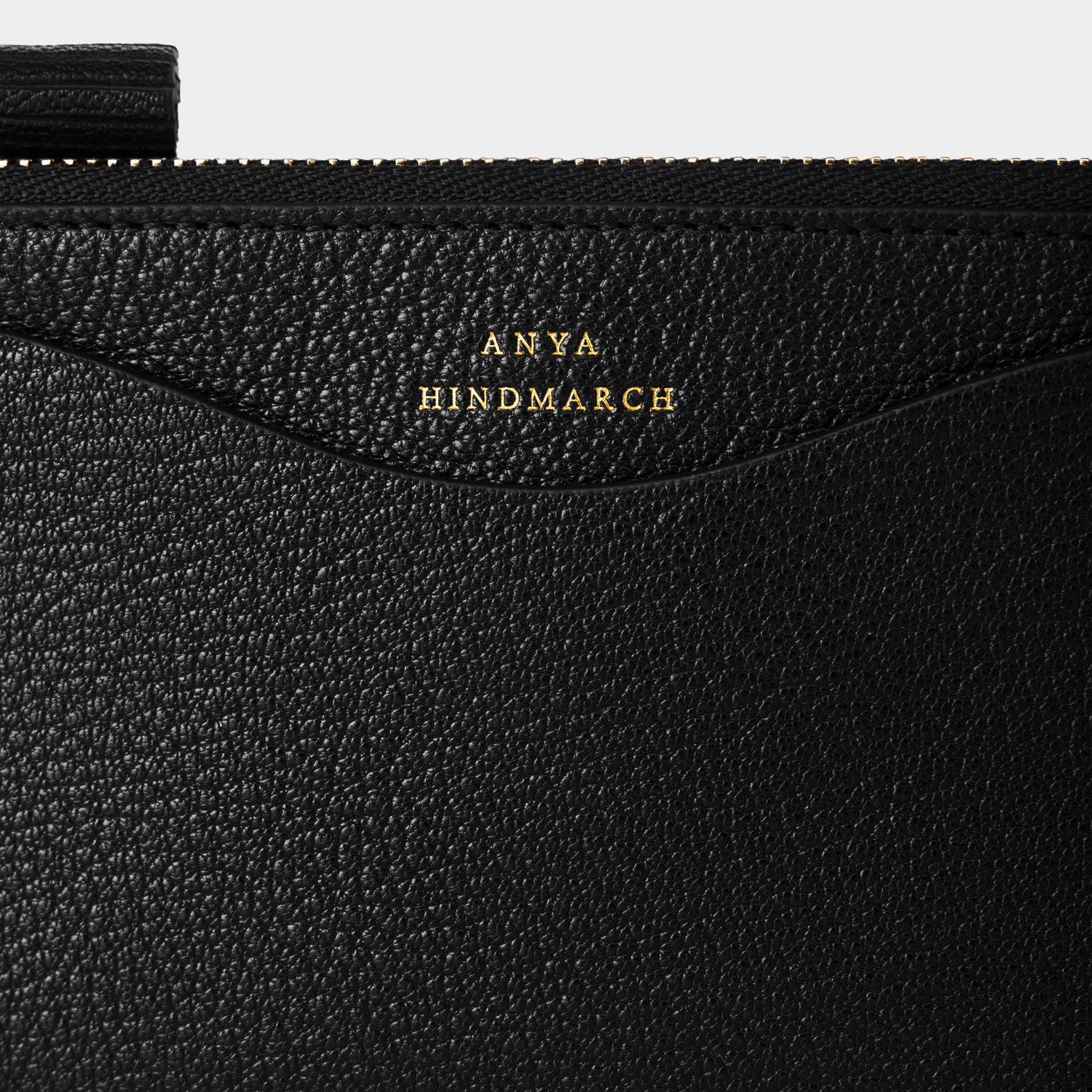 ピーピング アイズ ラージ ダブルジップ ウォレット -

                  
                    Shiny Capra in Black -
                  

                  Anya Hindmarch JP
