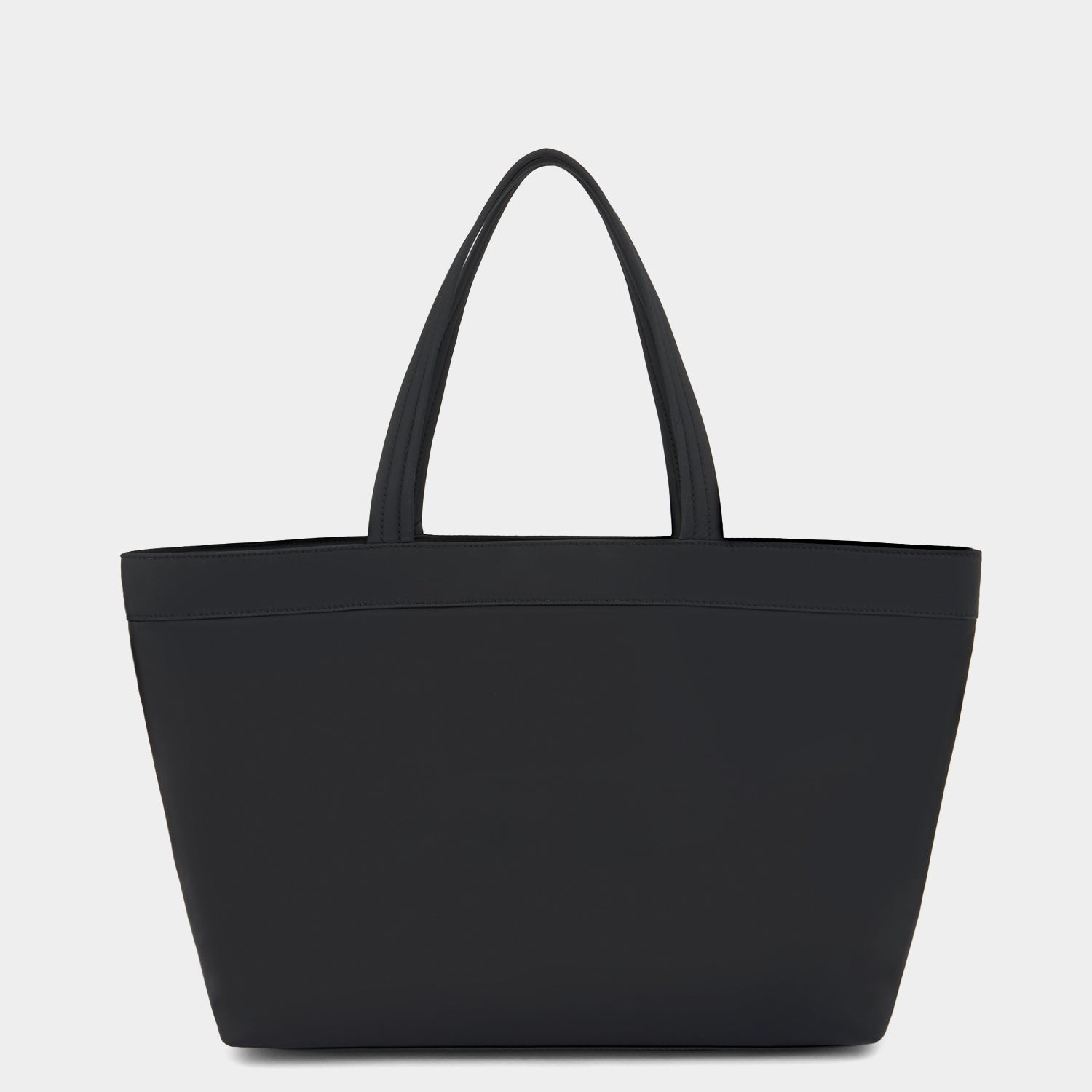 マルチポケット トート -

                  
                    ECONYL® regenerated Nylon in Black -
                  

                  Anya Hindmarch JP
