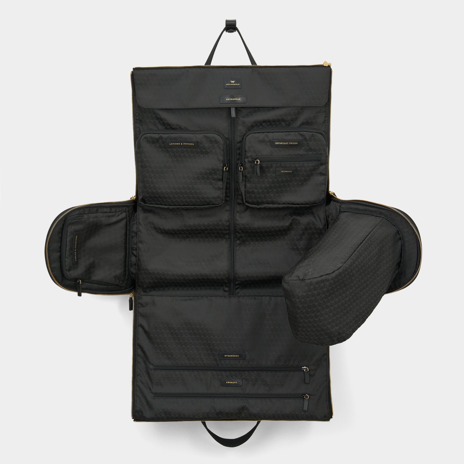 「72 Hour」バッグ -

          
            ECONYL® Regenerated Nylon in Black -
          

          Anya Hindmarch JP

