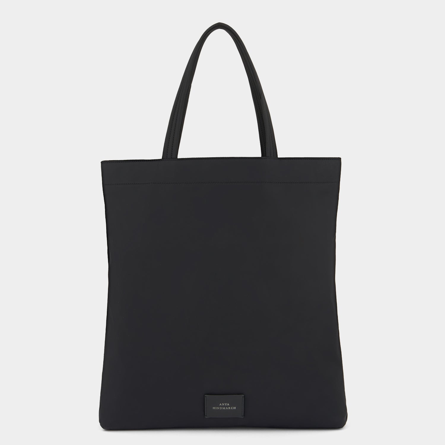 アイズ トート -

                  
                    ECONYL® Regenerated Nylon in Black -
                  

                  Anya Hindmarch JP
