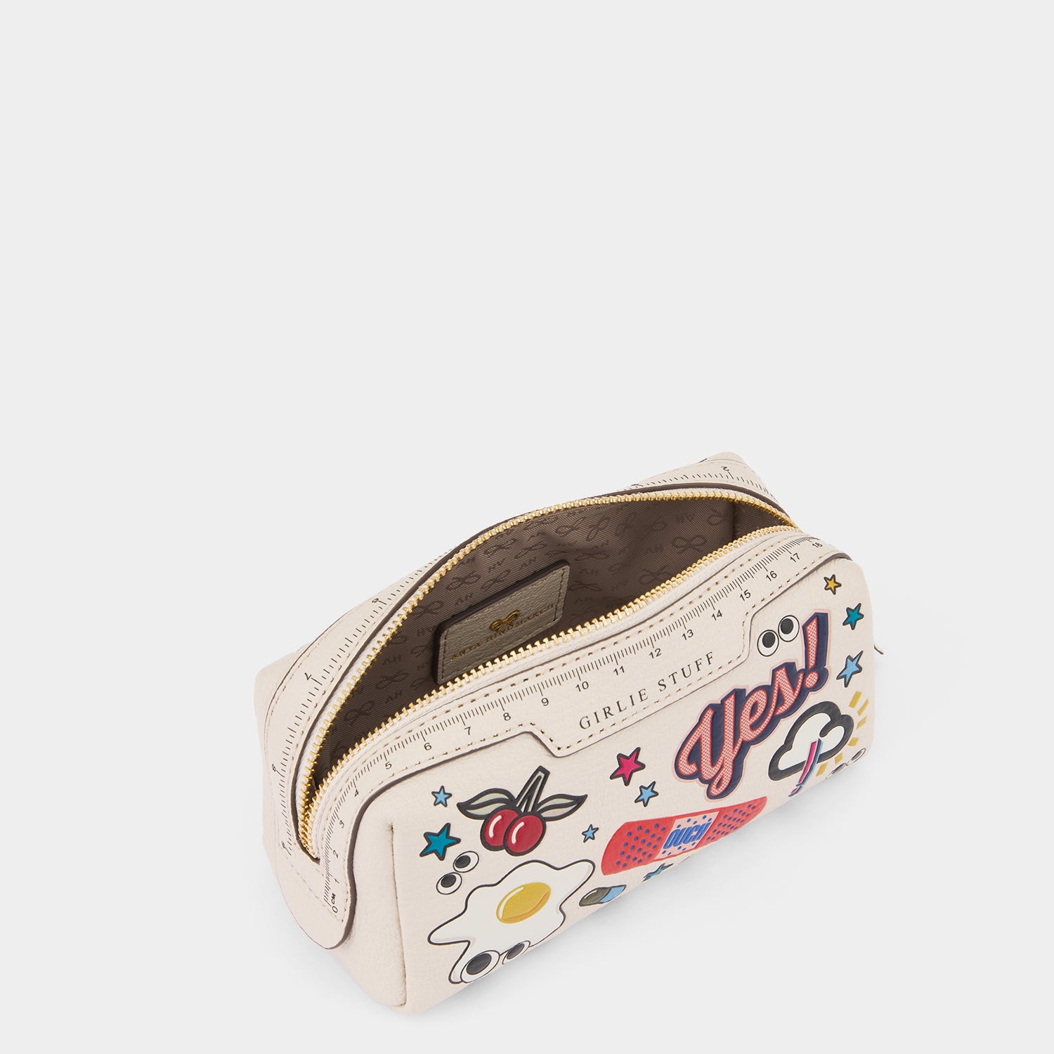 オールオーバーステッカー ガーリー スタッフ -

          
            Shiny Capra in Chalk -
          

          Anya Hindmarch JP
