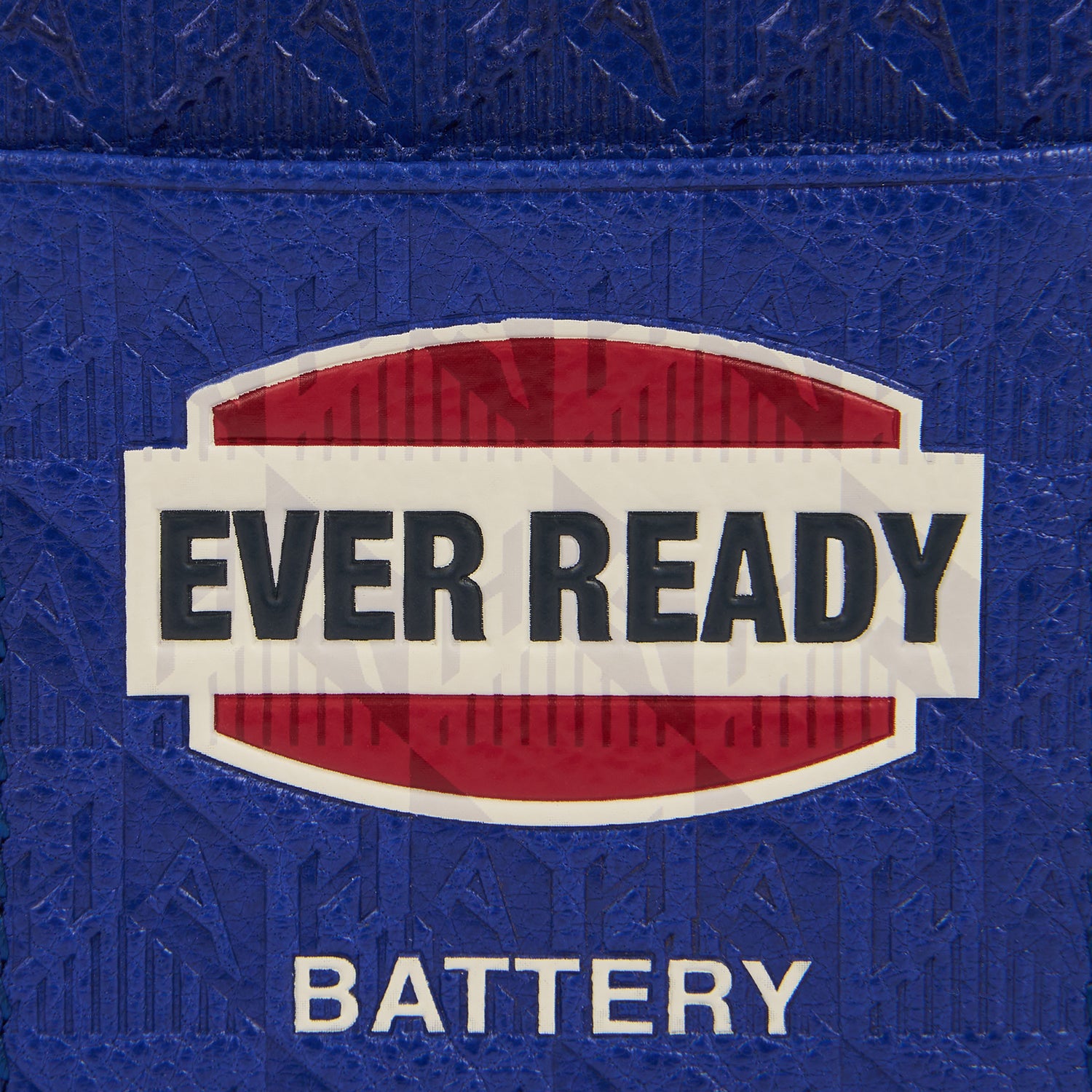 「EVER READY」カードケース ステッカー -

                  
                    Shiny Capra in Dark Blue -
                  

                  Anya Hindmarch JP
