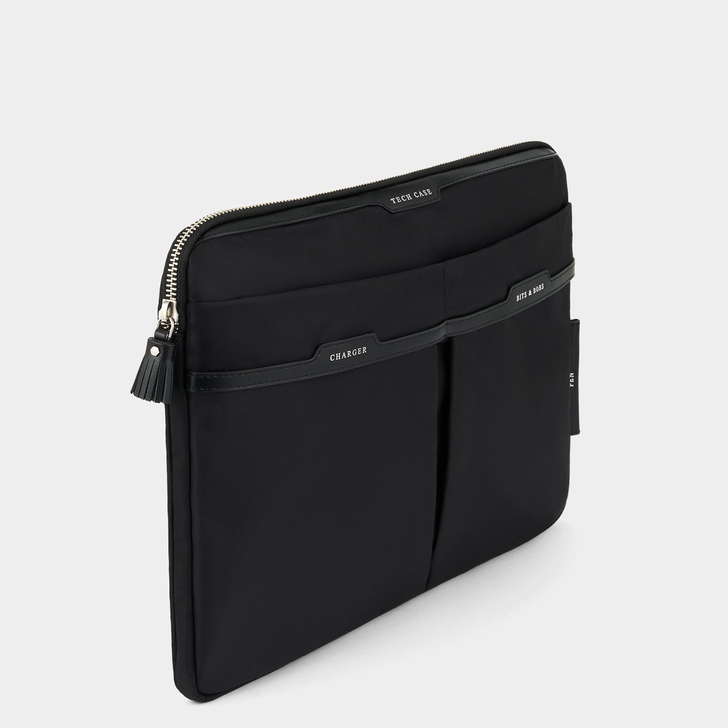 テクノロジー ケース -

          
            Regenerated ECONYL® in Black -
          

          Anya Hindmarch JP
