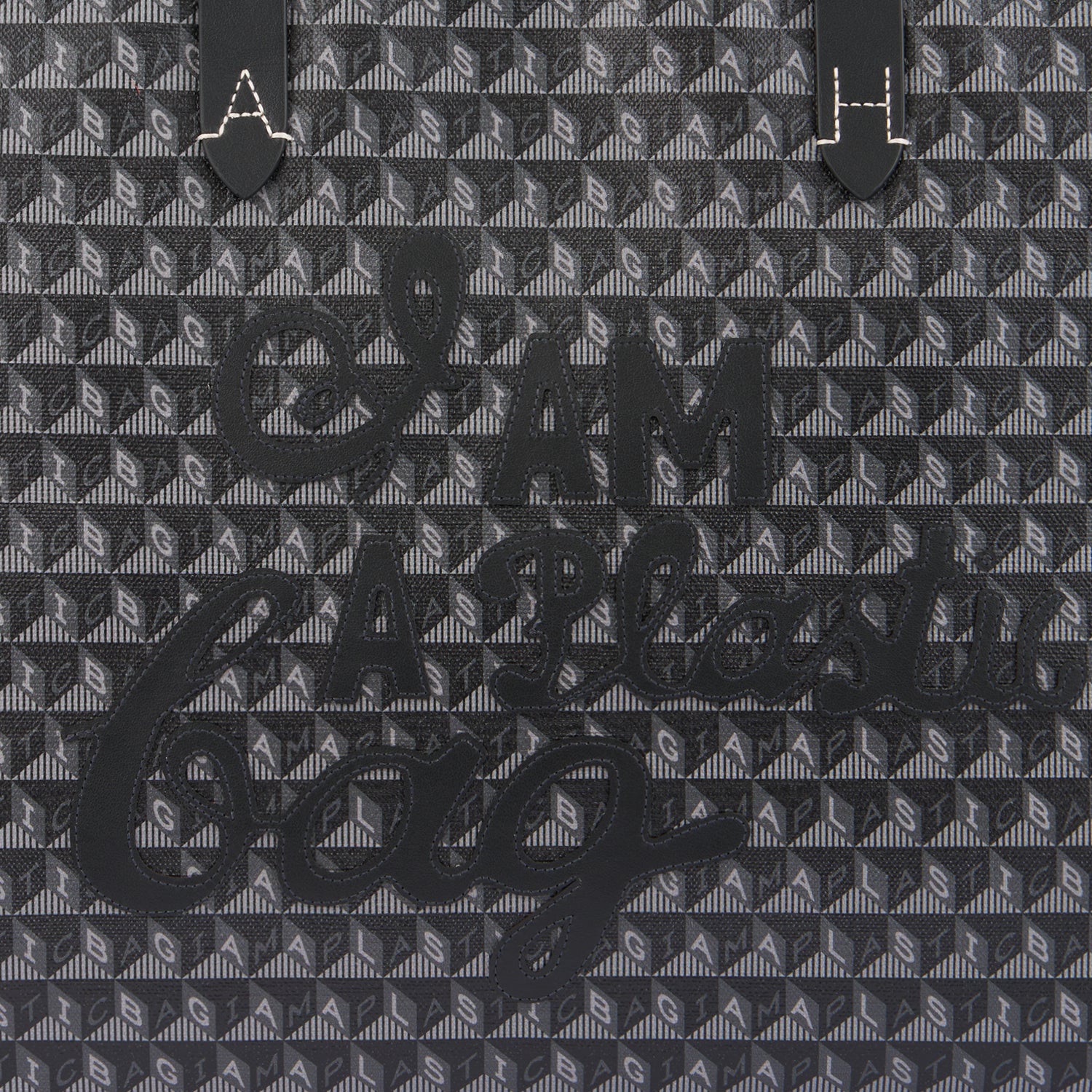 「I AM A Plastic Bag」 モチーフ・ジップ・トート -

          
            Recycled Coated Canvas in Black -
          

          Anya Hindmarch JP
