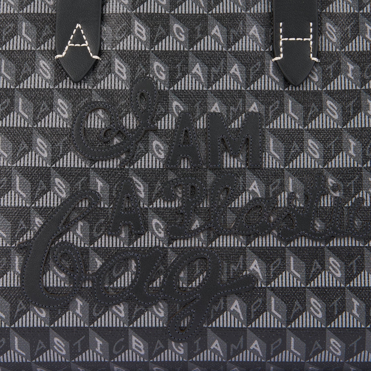 「I AM A Plastic Bag」 モチーフ・トート［XS］ -

          
            Recycled Coated Canvas in Black -
          

          Anya Hindmarch JP
