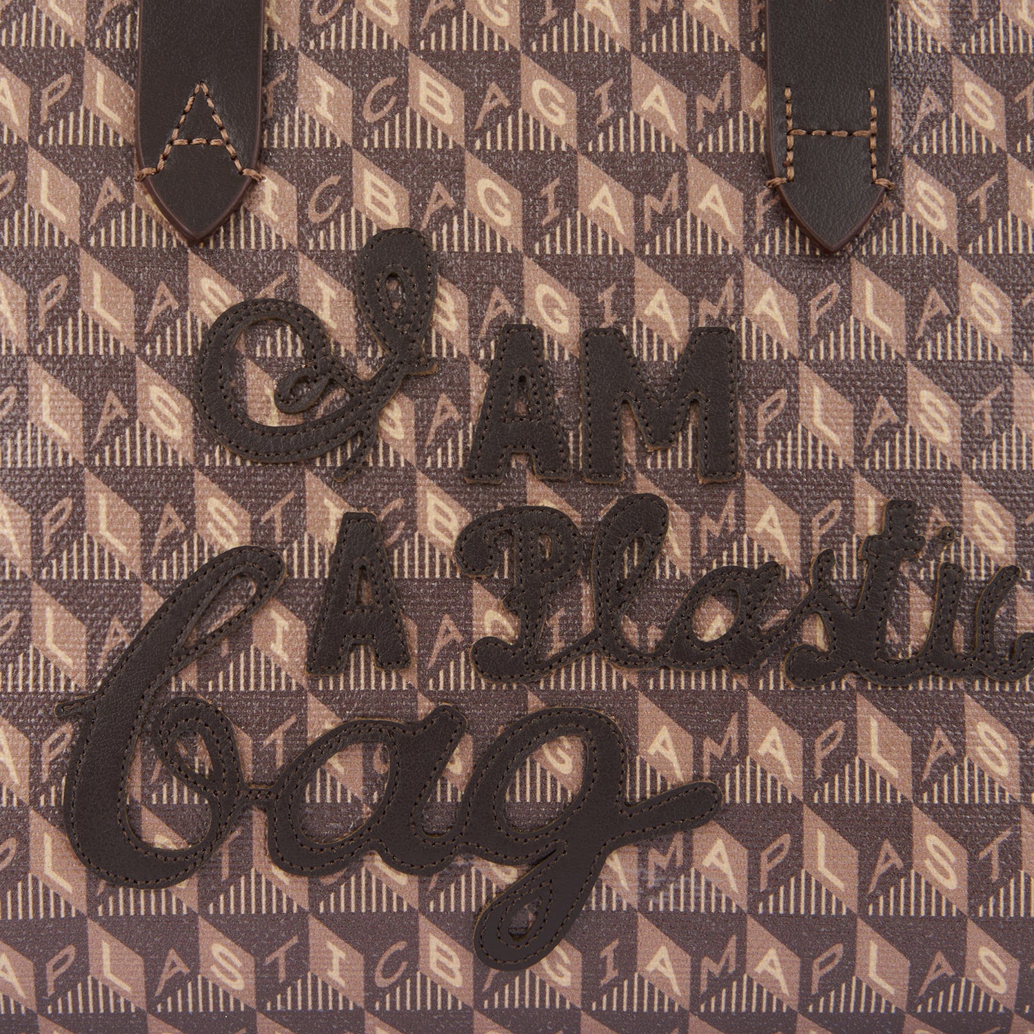 「I AM A Plastic Bag」 モチーフ・トート［XS］ -

          
            Recycled Coated Canvas in Truffle -
          

          Anya Hindmarch JP
