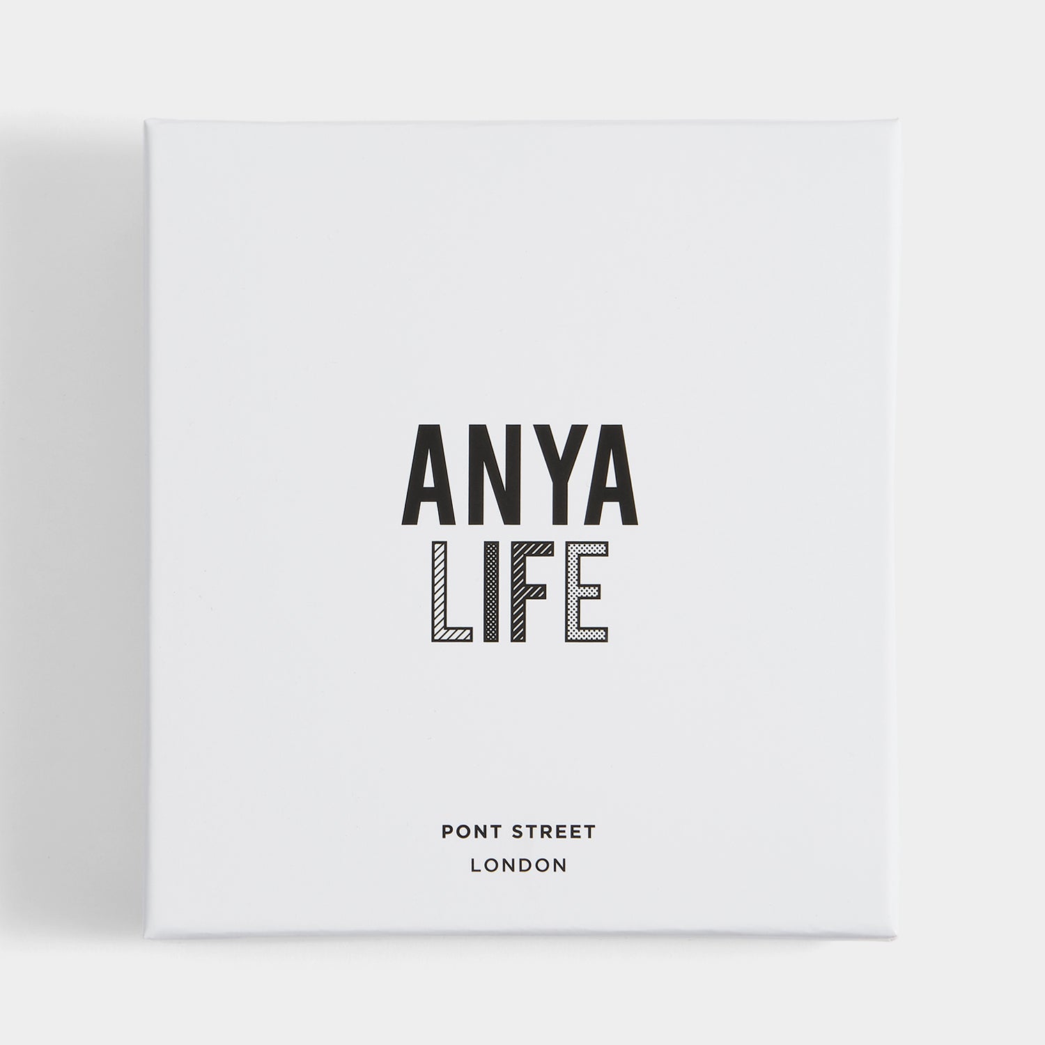 Happy Days ディフューザー -

          
            Ceramic in White -
          

          Anya Hindmarch JP
