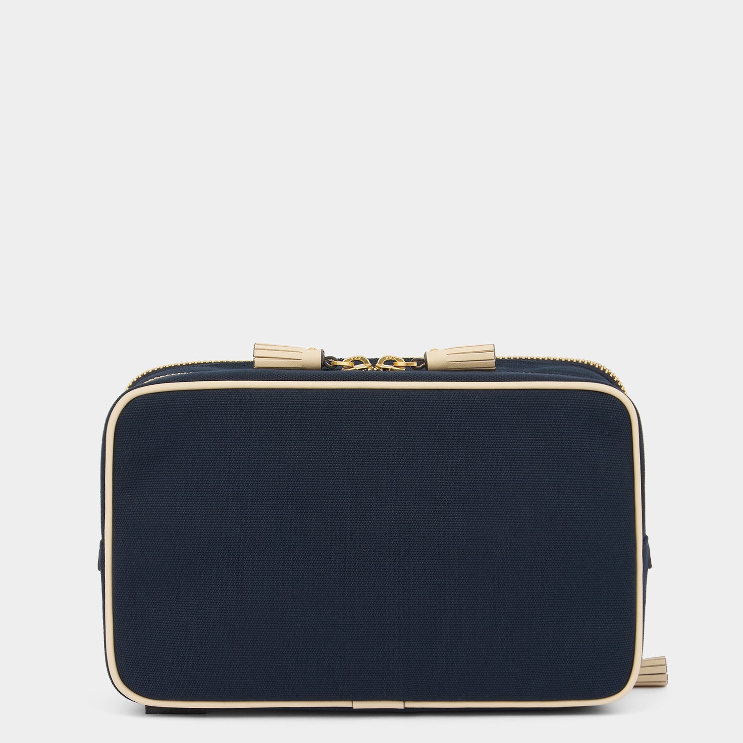 ビスポーク・ウォルトン・ウォッシュバッグ -

          
            Canvas in Marine -
          

          Anya Hindmarch JP
